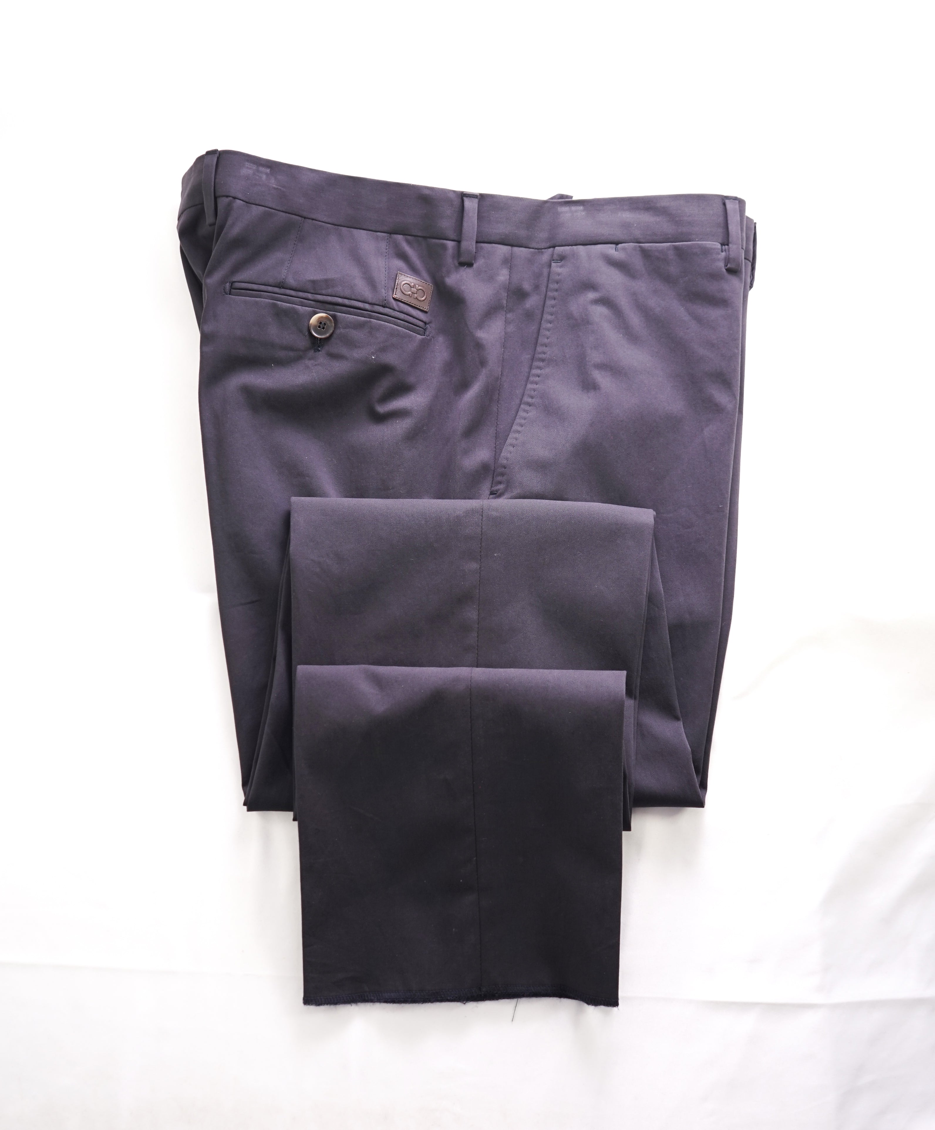 SALVATORE FERRAGAMO - LEATHER LOGO Cotton/Elast Navy Chino Pants - 38W (56EU)