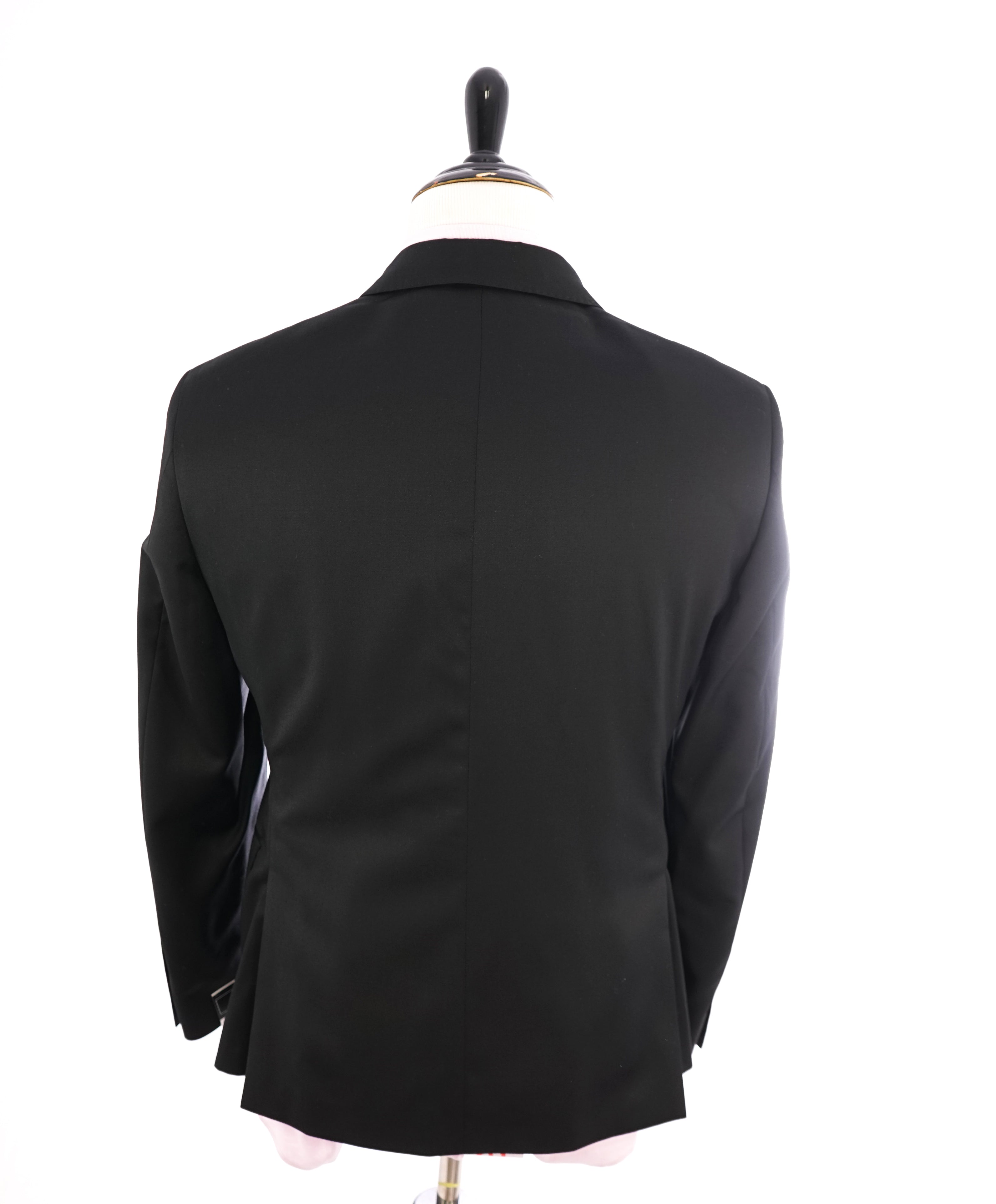 SAMUELSOHN - "REDA" Super 120's Performance Wool Black Suit - 42L