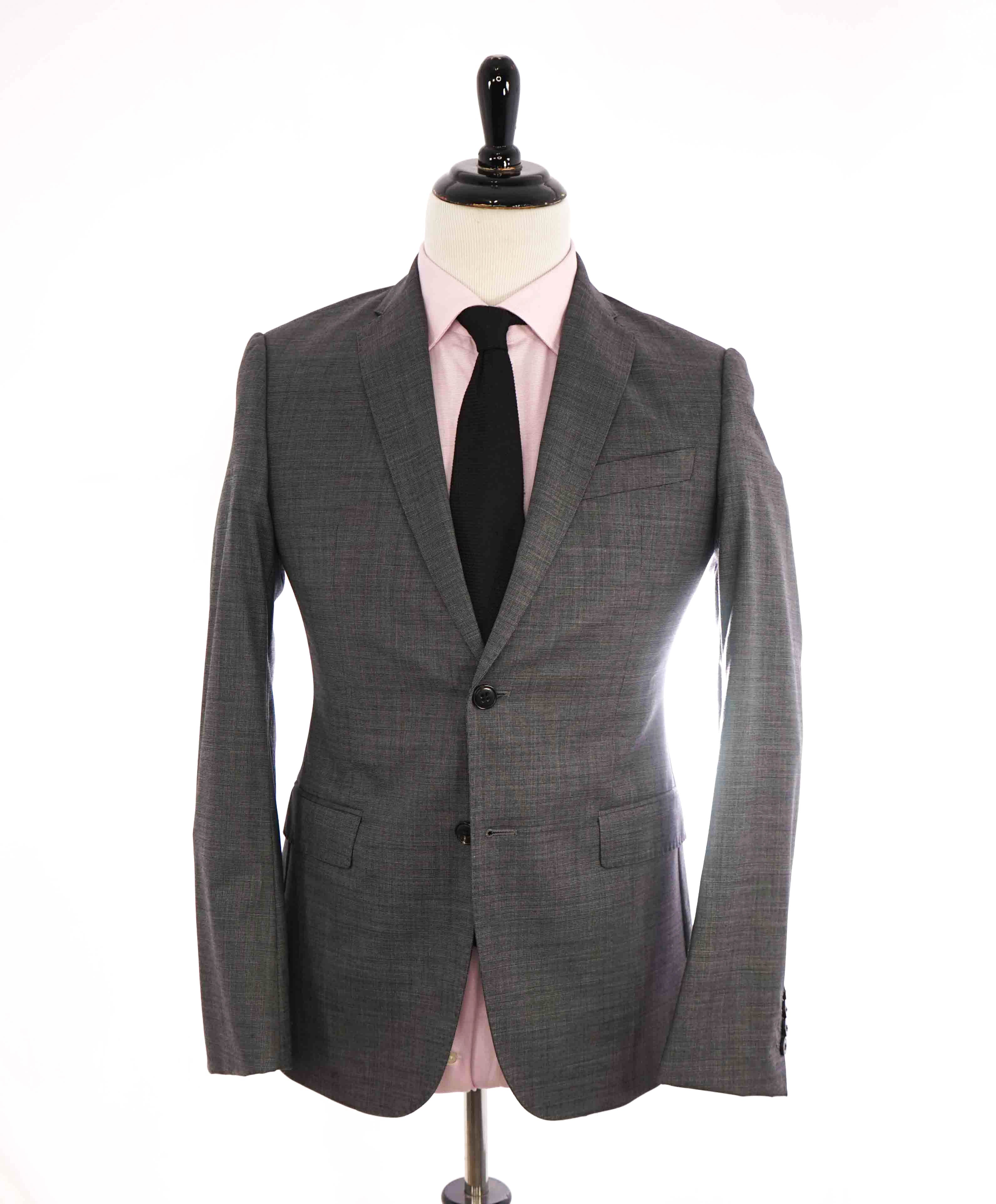 $1,895 ARMANI COLLEZIONI - Textured Gray Notch Lapel Wool Suit - 36R