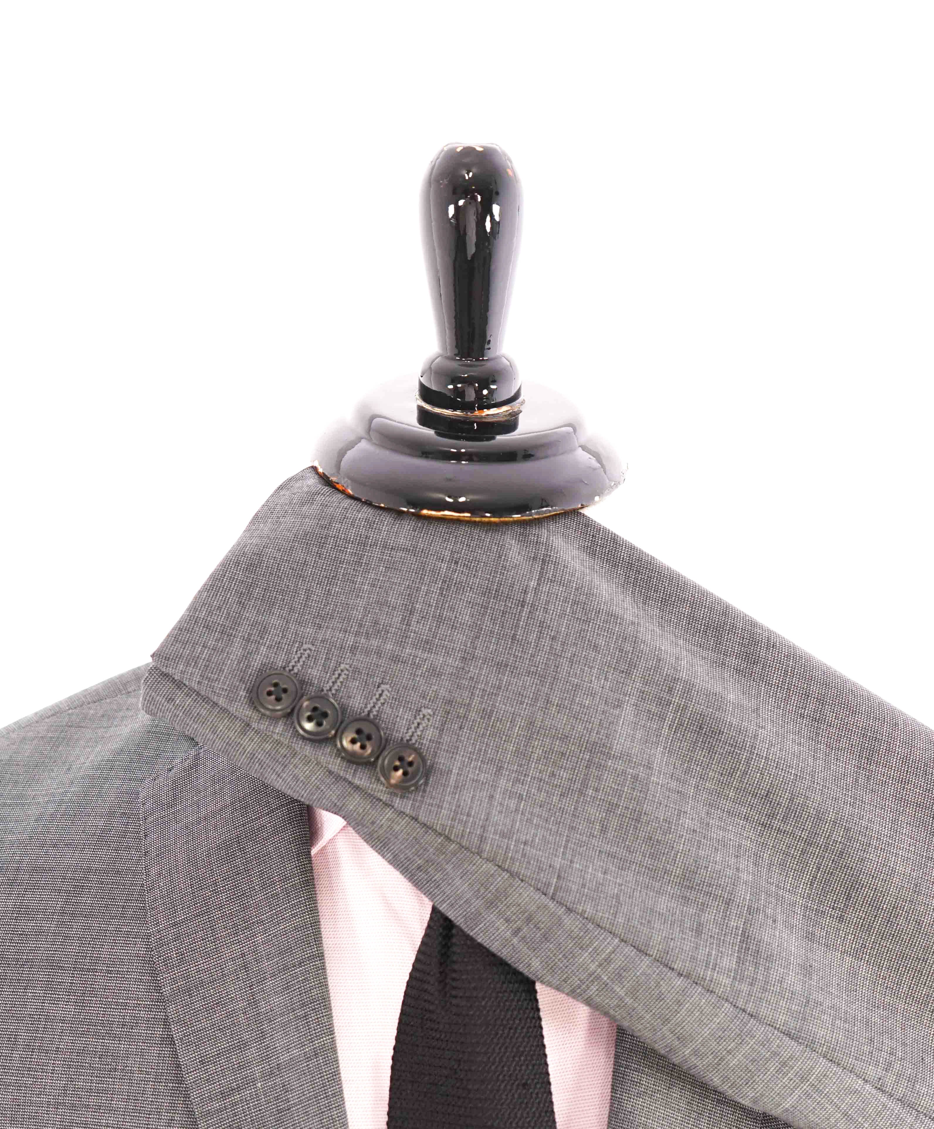 $1,895 ARMANI COLLEZIONI - Textured Gray Notch Lapel Wool Suit - 36R