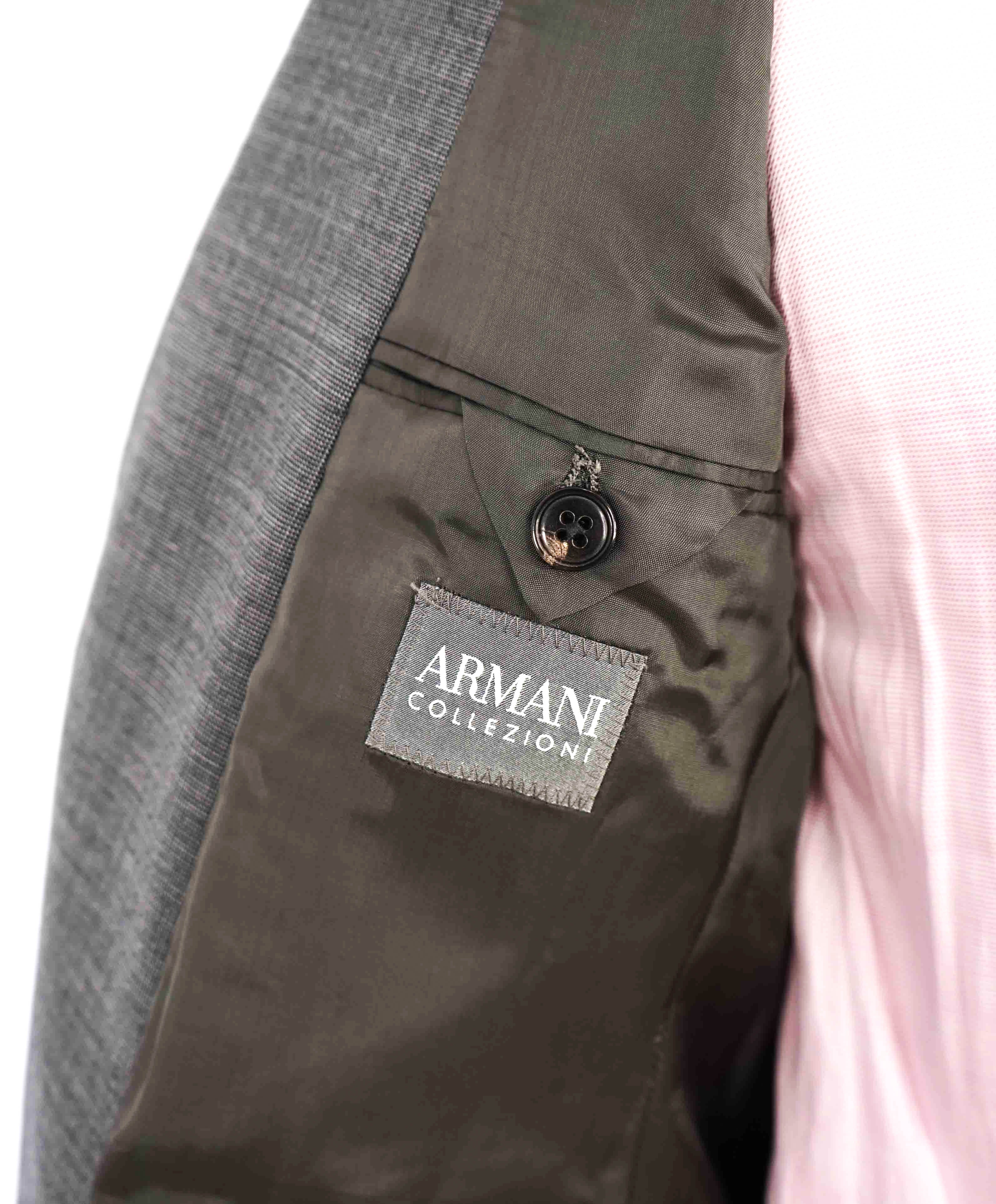 $1,895 ARMANI COLLEZIONI - Textured Gray Notch Lapel Wool Suit - 36R