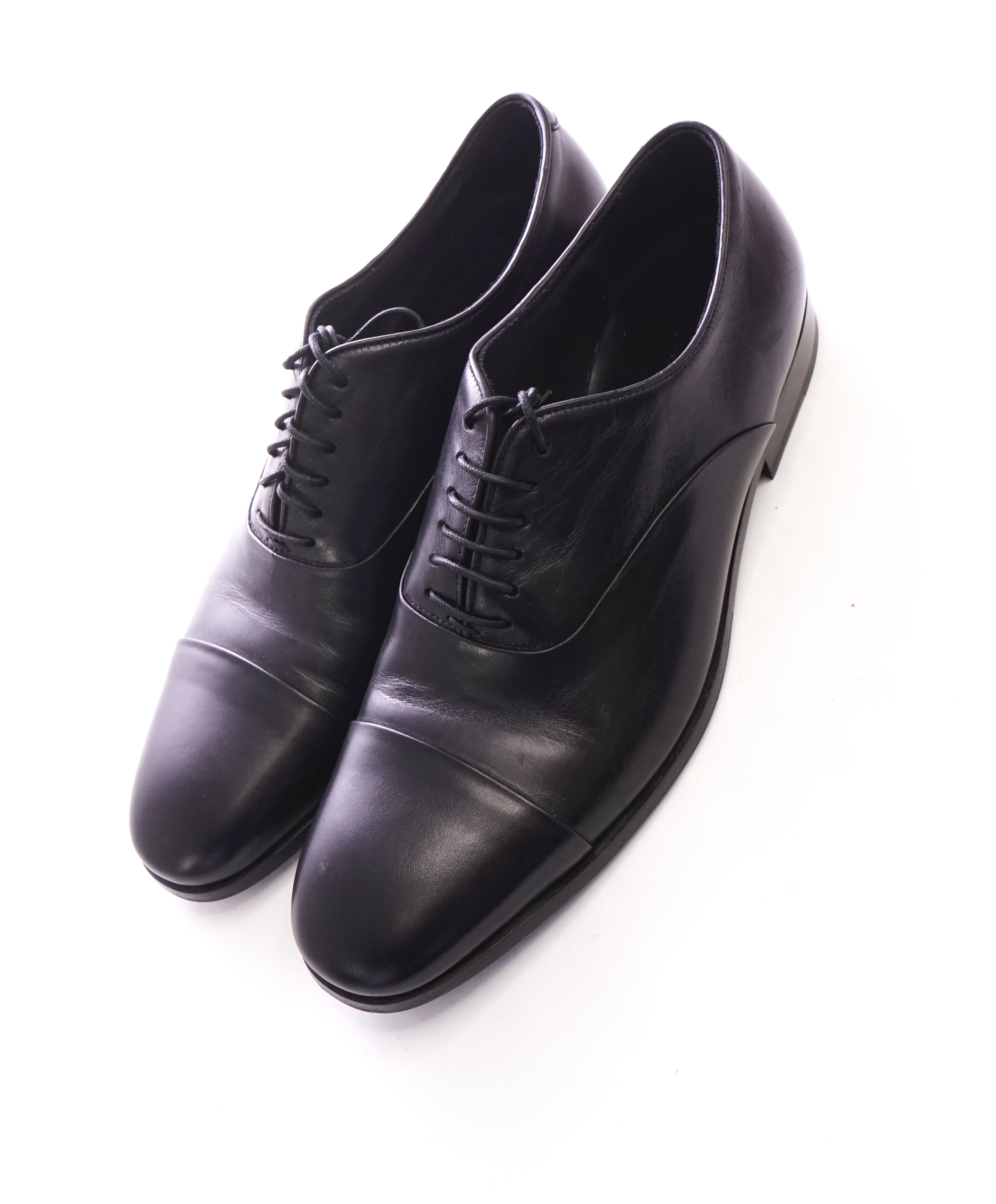 GIORGIO ARMANI - Black Cap Toe Sleek Oxfords W Round Toe - 9