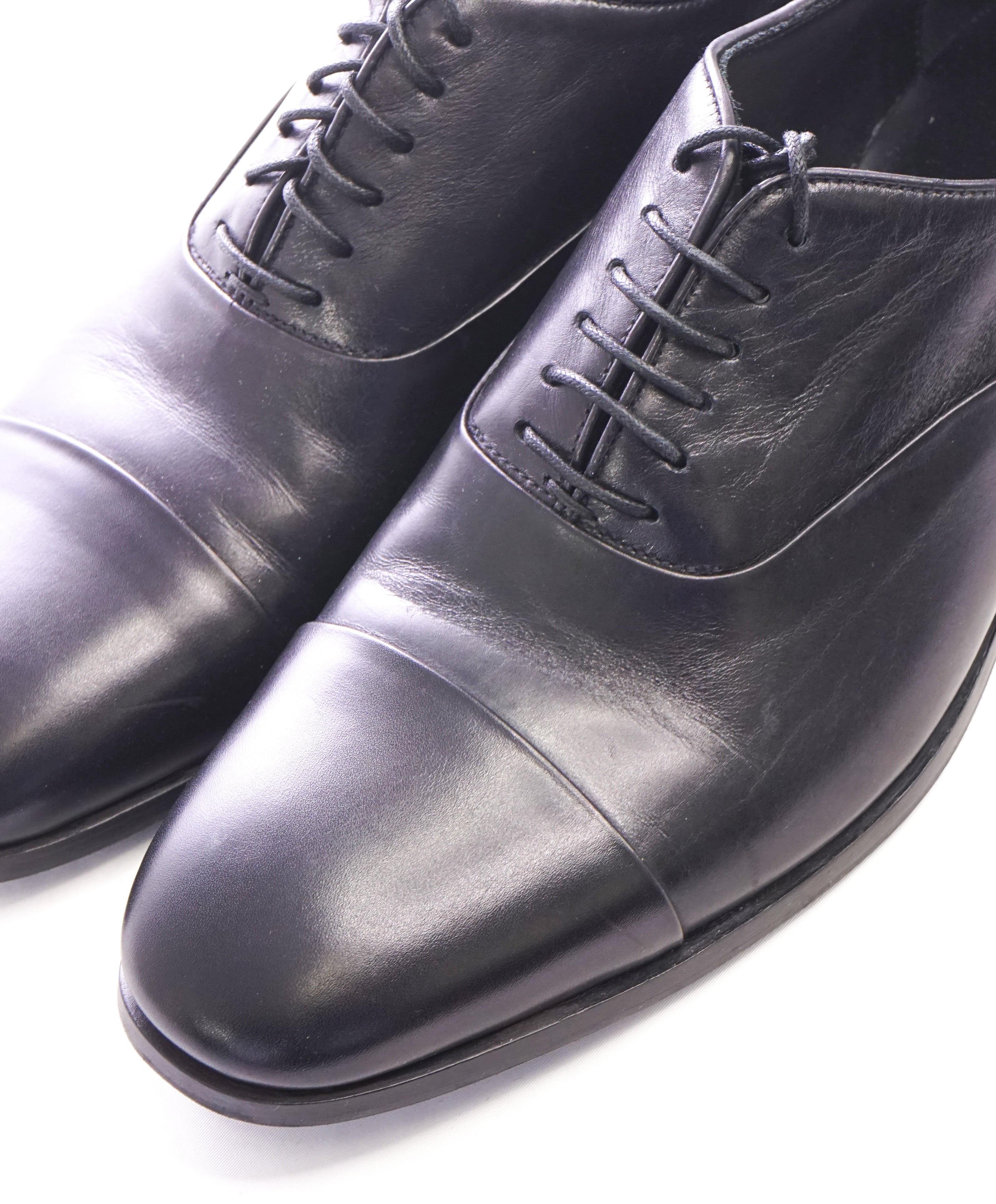 GIORGIO ARMANI - Black Cap Toe Sleek Oxfords W Round Toe - 9