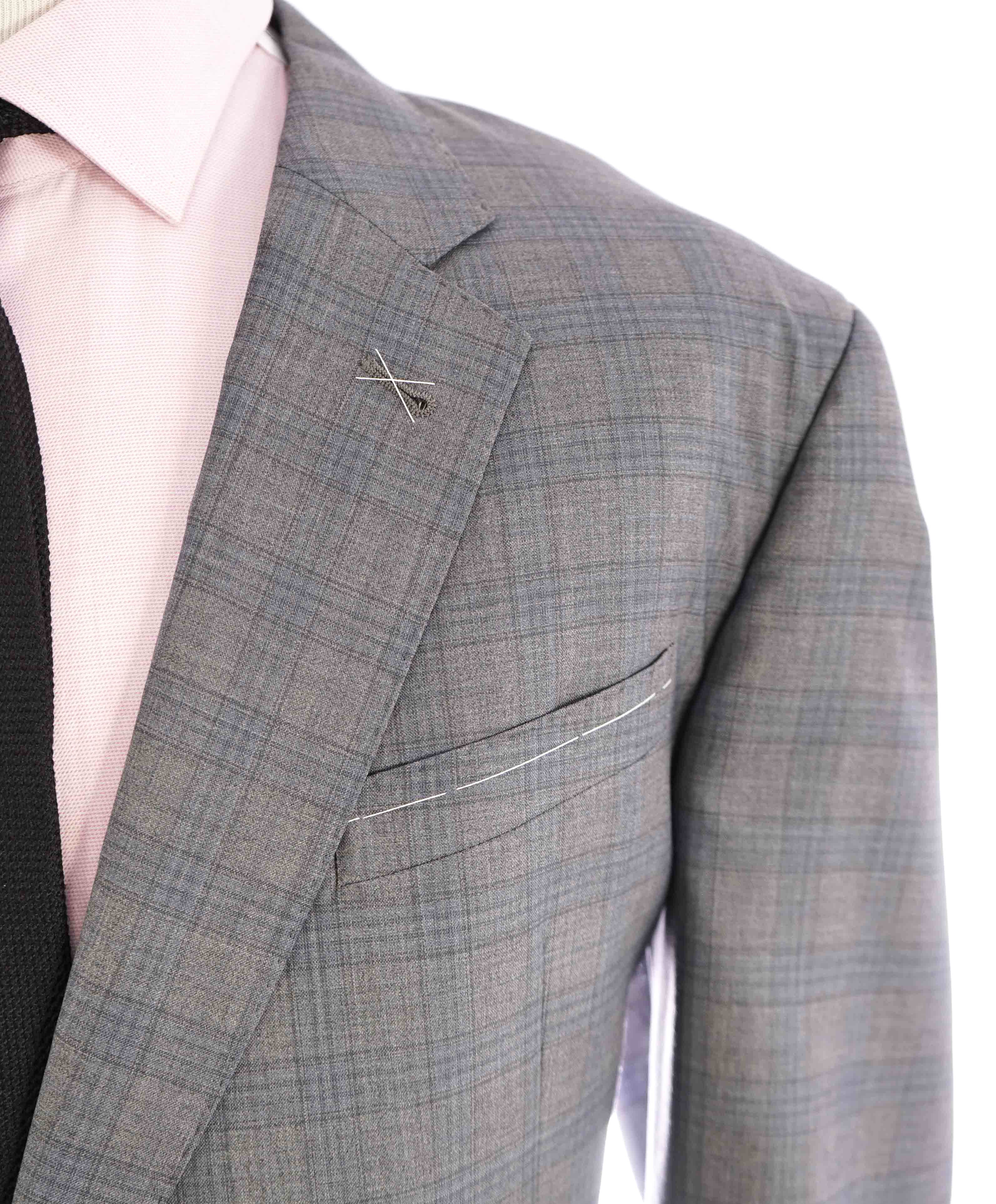 $1,795 ARMANI COLLEZIONI - “Su Misura” ITALY Gray Check Plaid Blazer - 48R