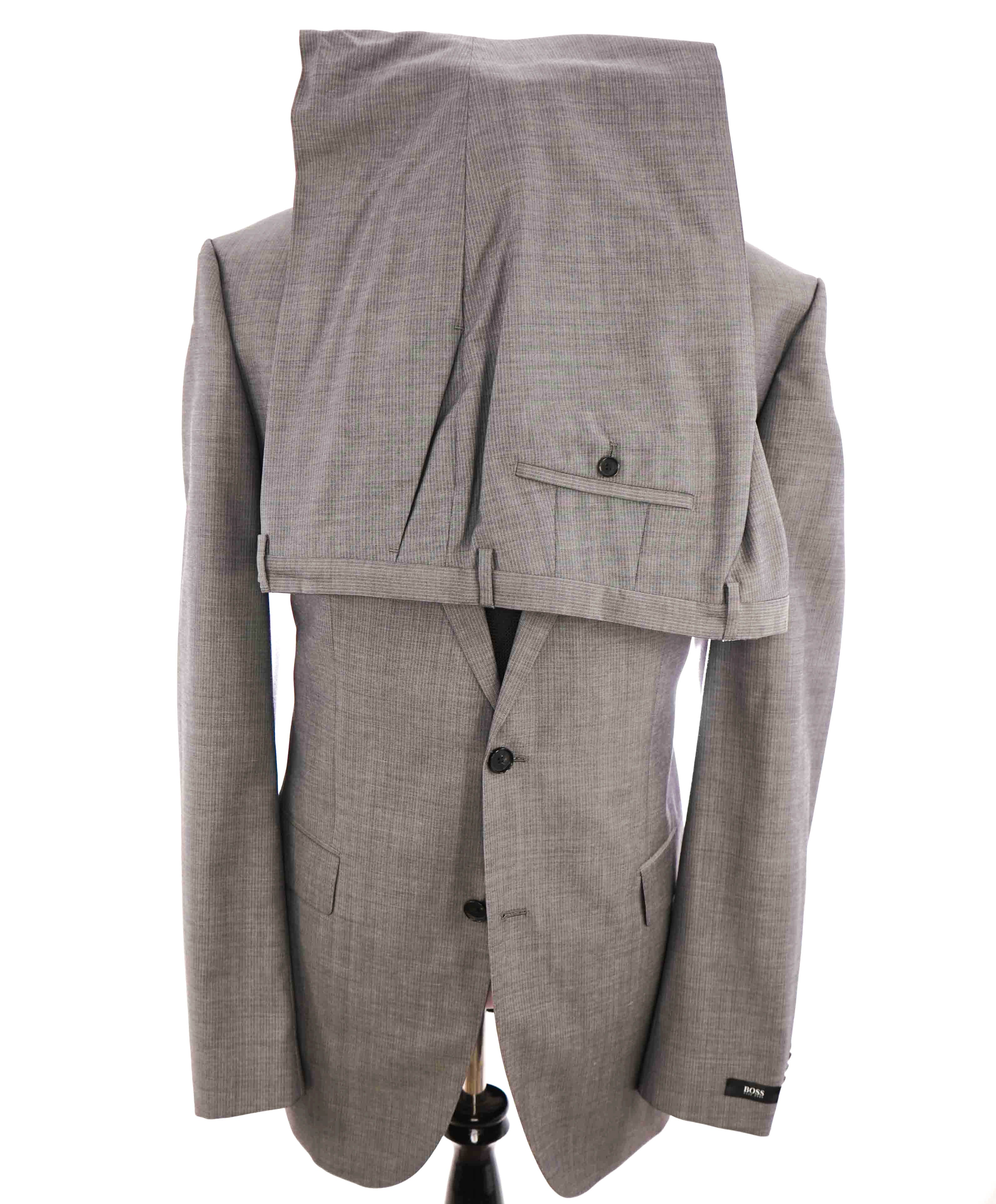 $1,295 HUGO BOSS - Gray Textured HORN BUTTON Notch Lapel Suit - 48L