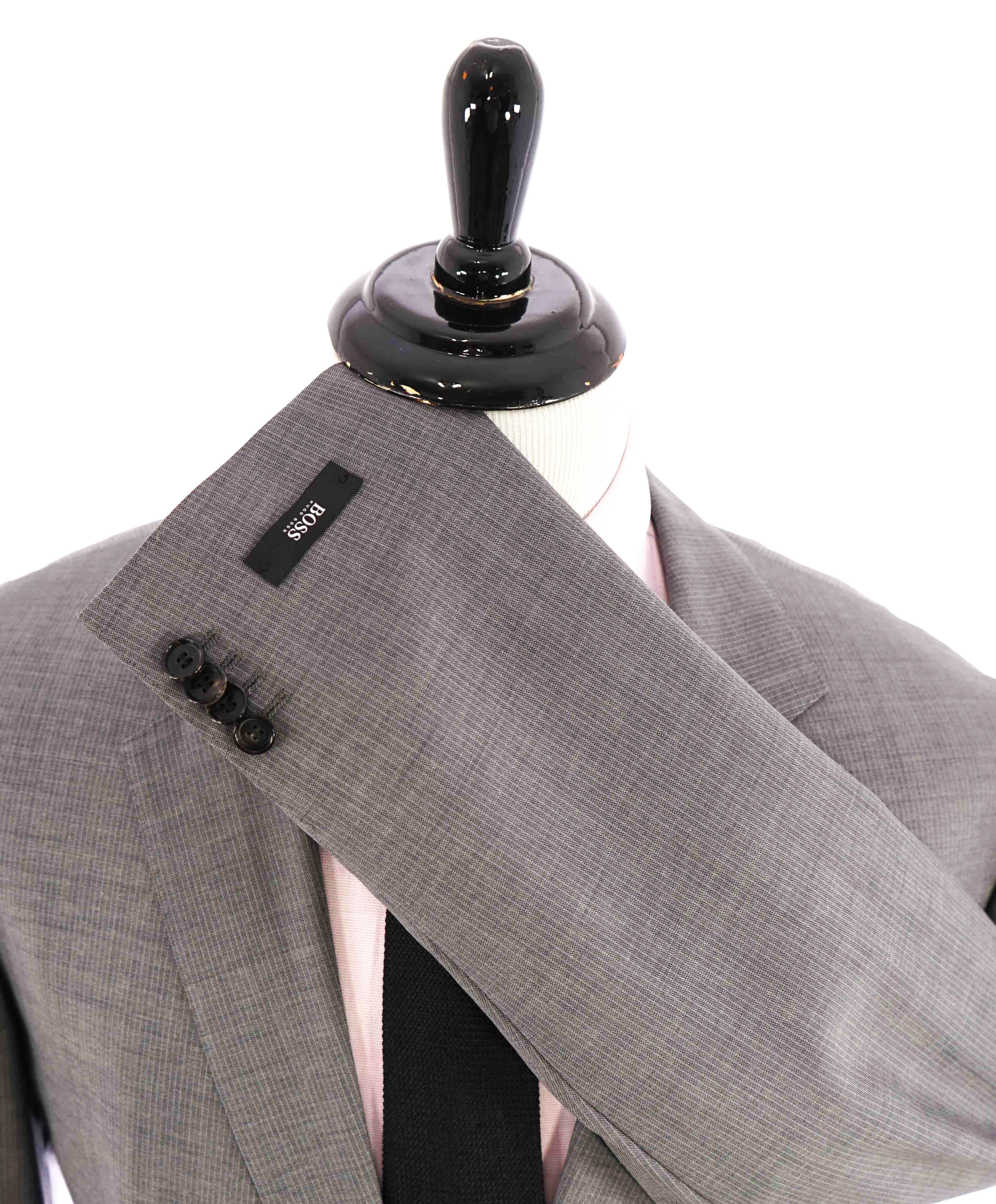 $1,295 HUGO BOSS - Gray Textured HORN BUTTON Notch Lapel Suit - 48L