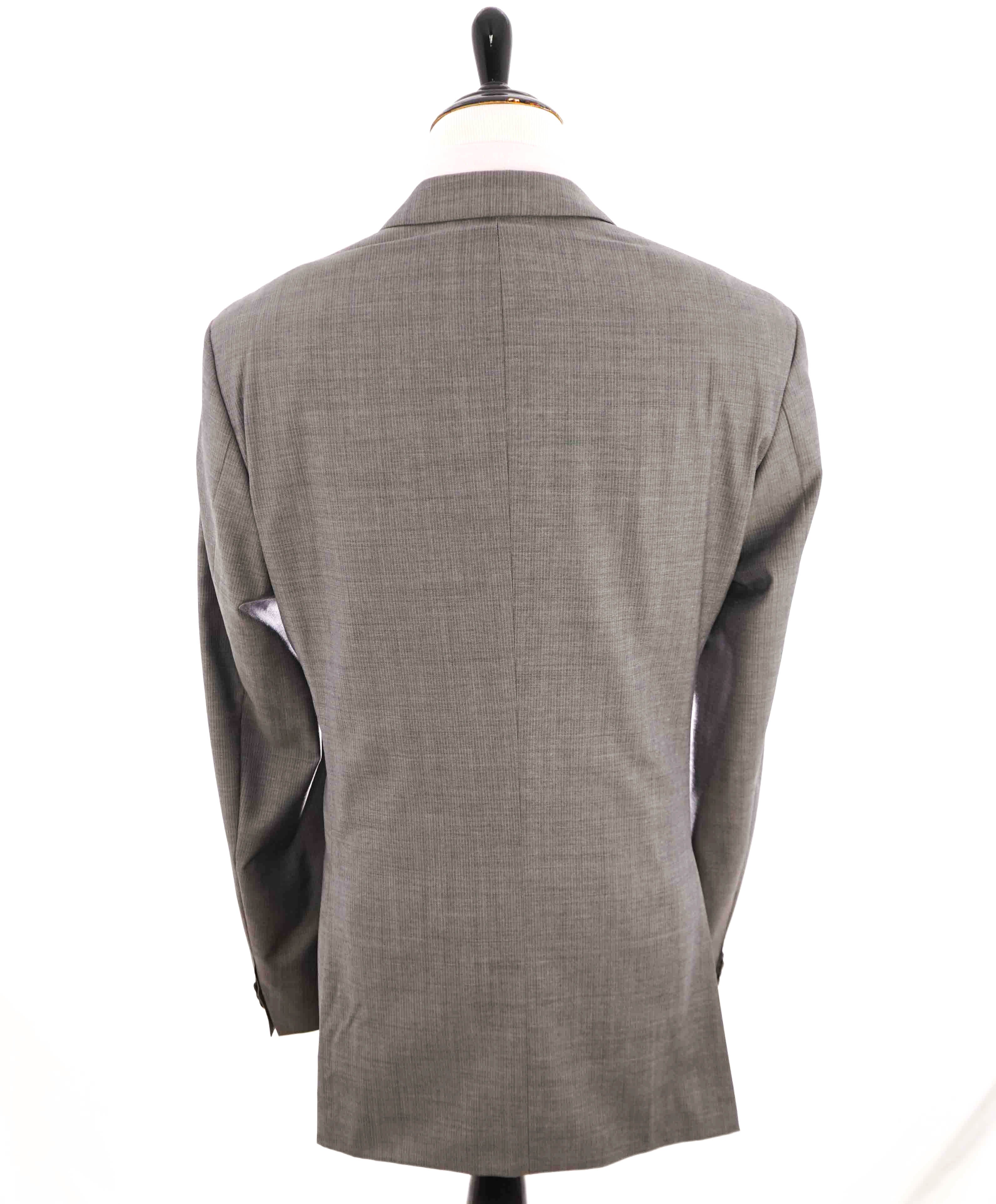 $1,295 HUGO BOSS - Gray Textured HORN BUTTON Notch Lapel Suit - 48L