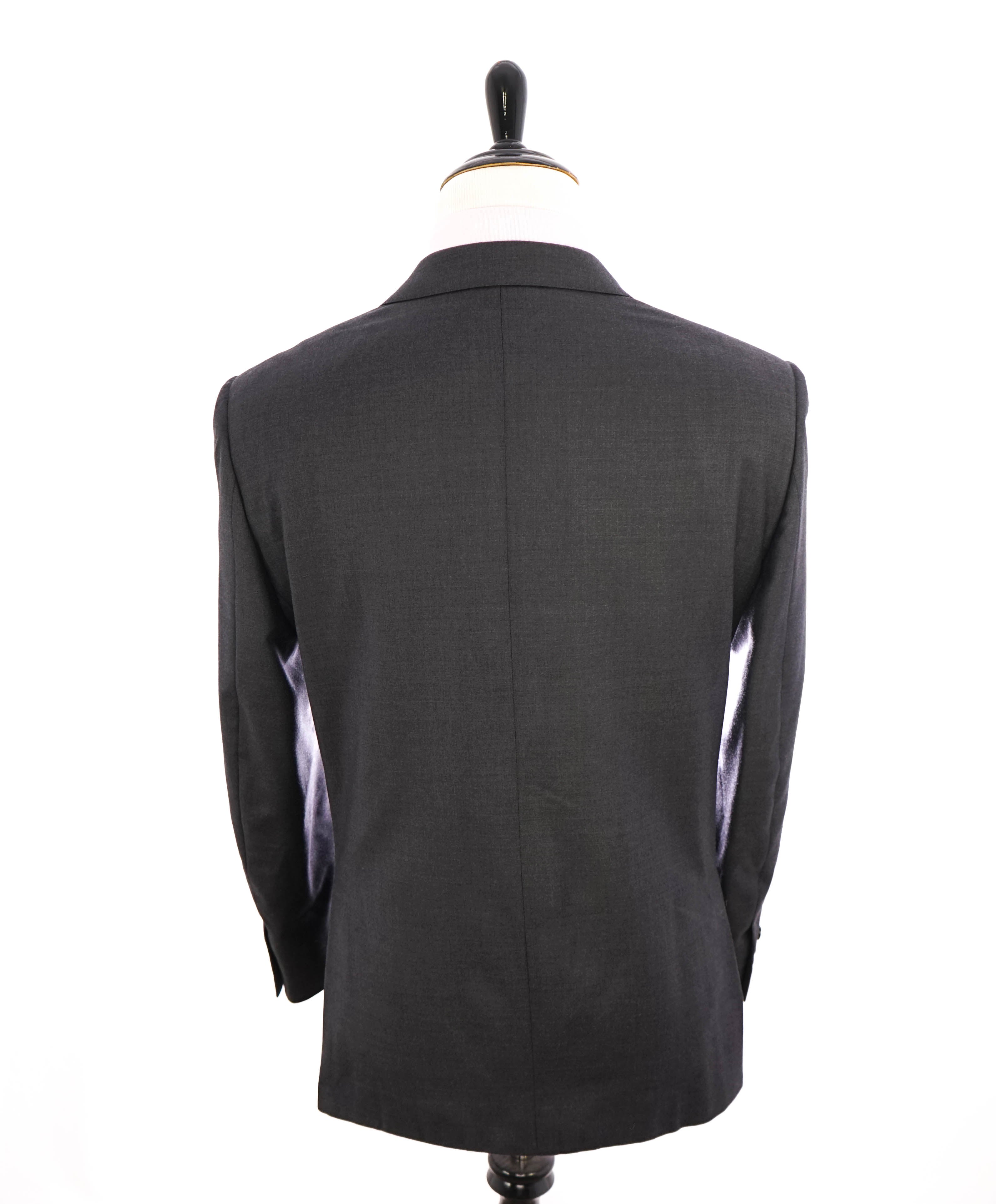 ERMENEGILDO ZEGNA -"TROFEO" *CLOSET STAPLE* Gray Charcoal Suit - 44R