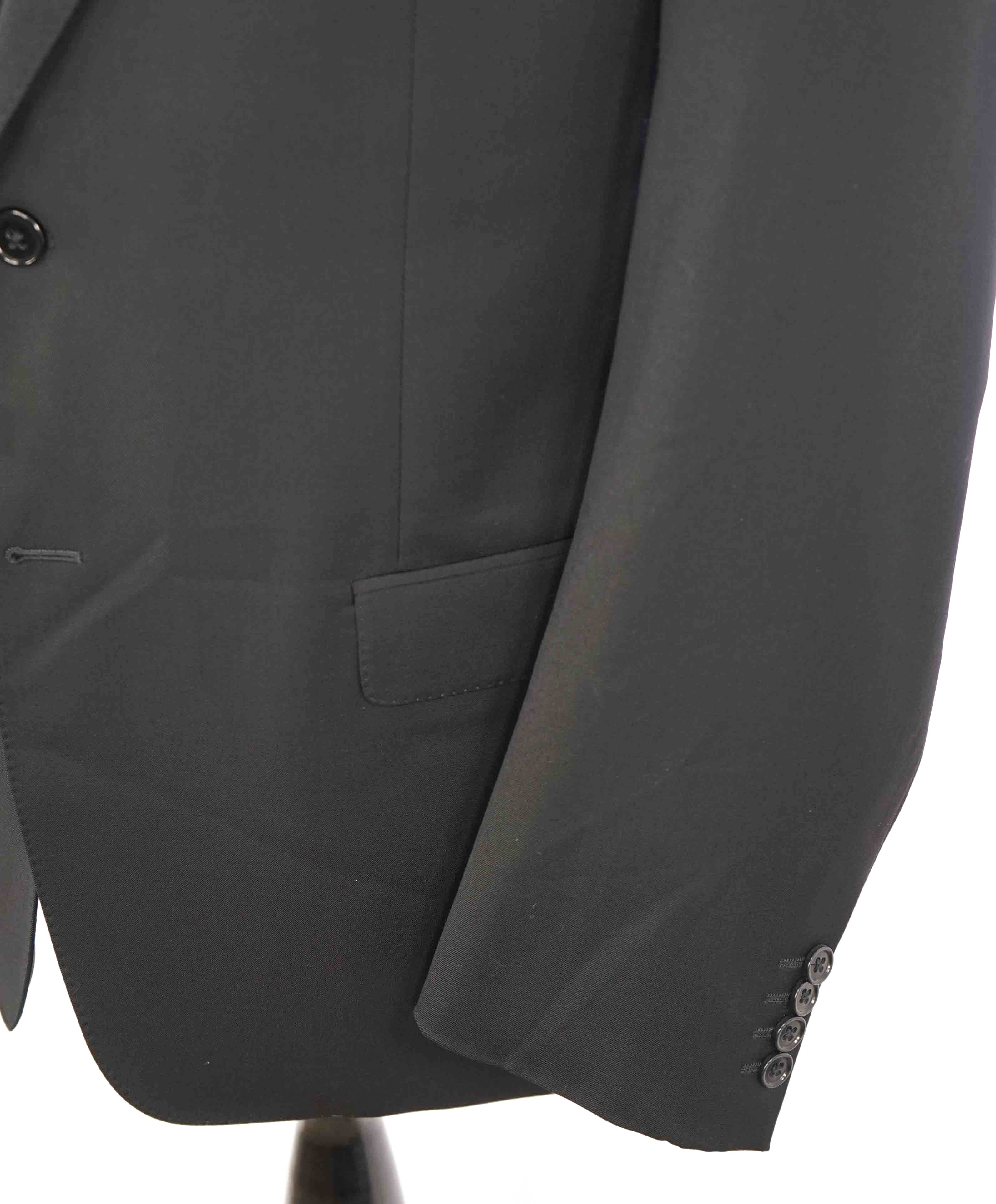 $1,995 ARMANI COLLEZIONI - "G Line" Black "Natural Stretch" Suit - 46R