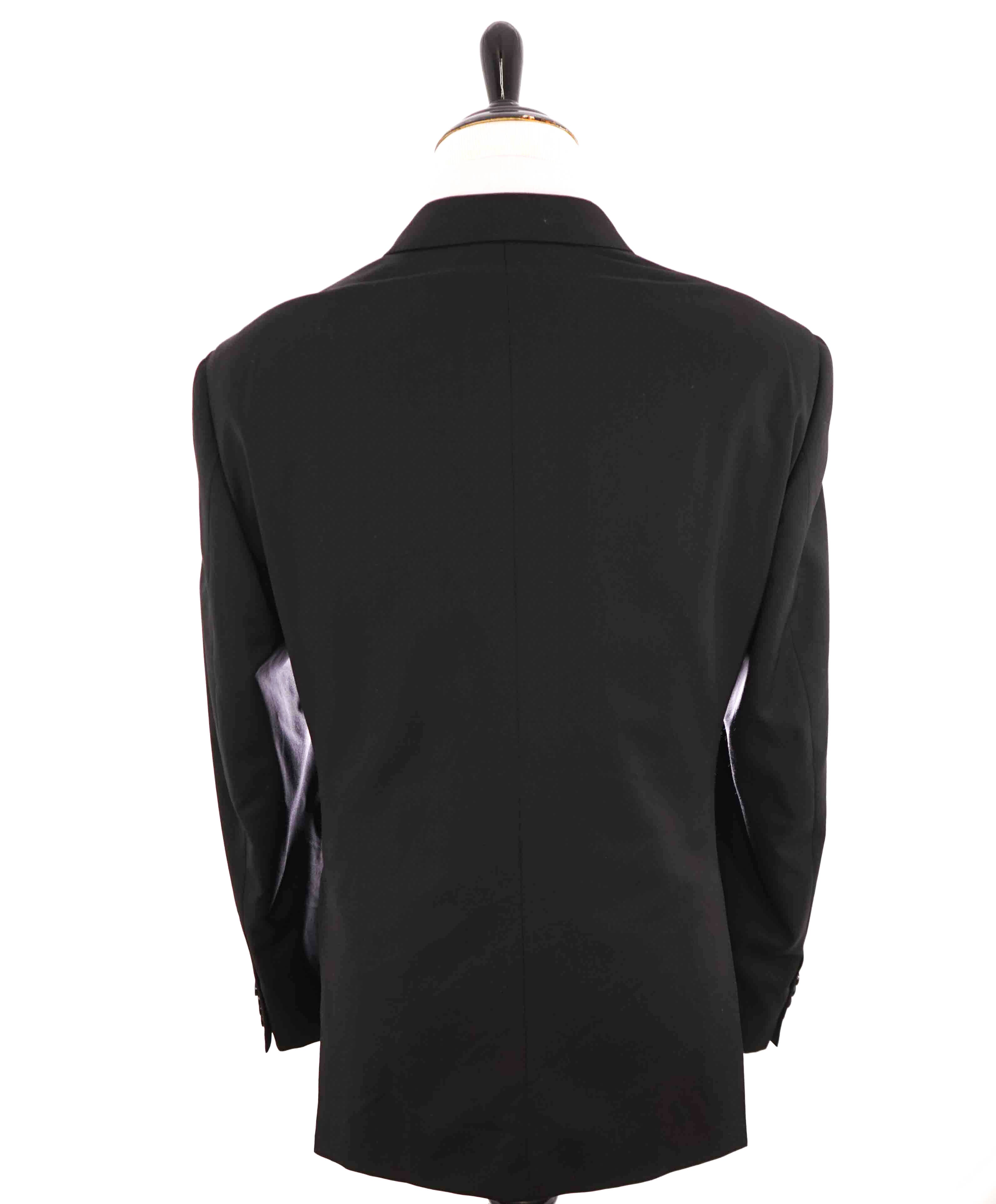 $1,995 ARMANI COLLEZIONI - "G Line" Black "Natural Stretch" Suit - 46R