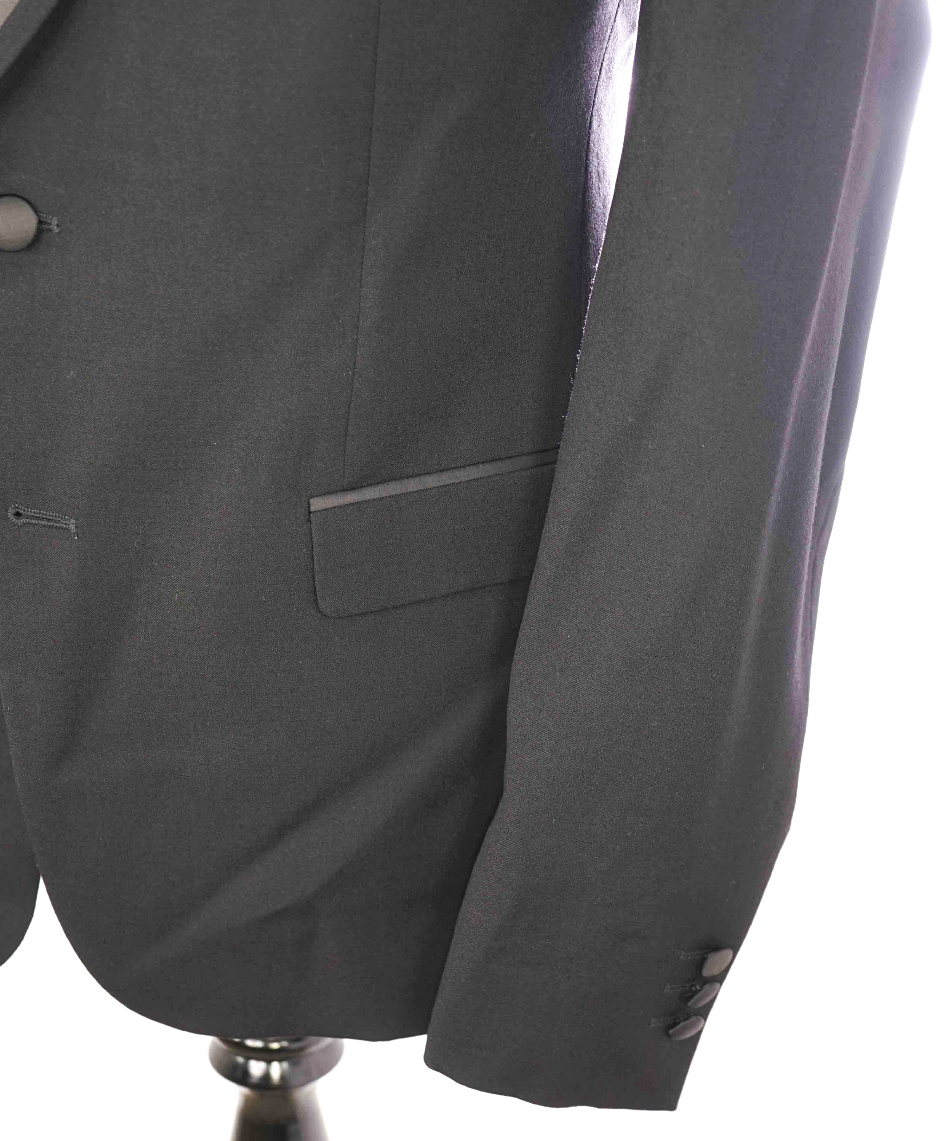 $1,195 VERSACE COLLECTION - Black PEAK LAPEL TuxDinner Jacket Blazer  - 42R