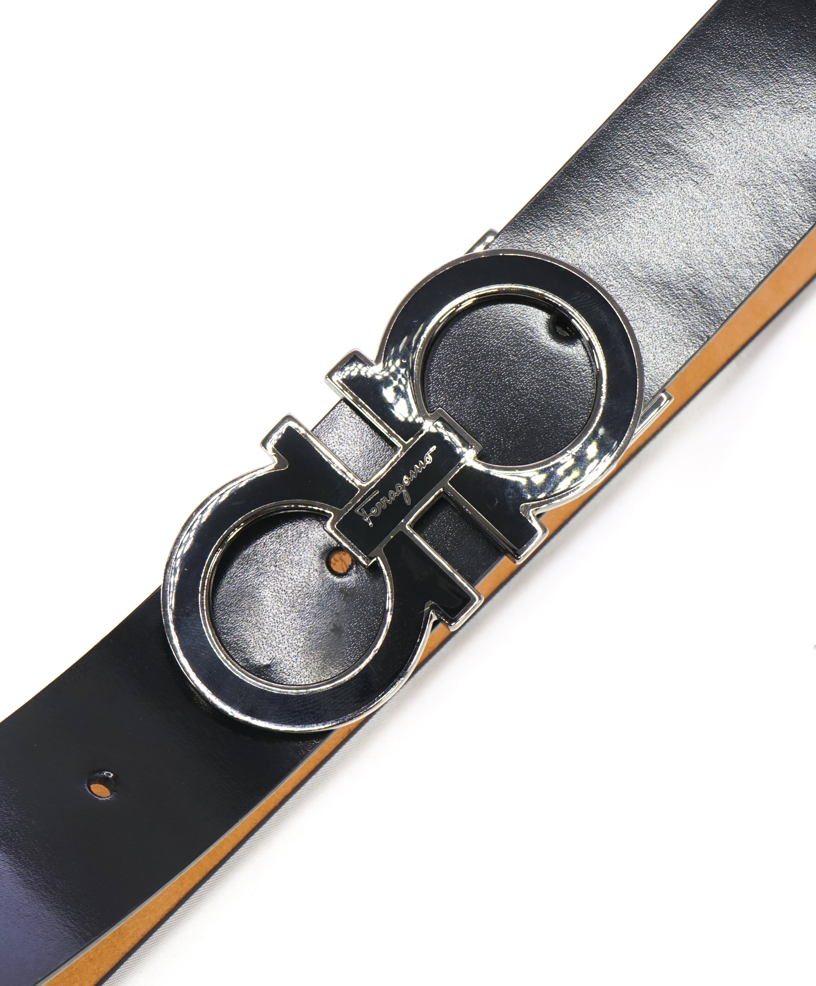 SALVATORE FERRAGAMO - Gloss Finish Black Gancini Buckle Leather Belt - 44W