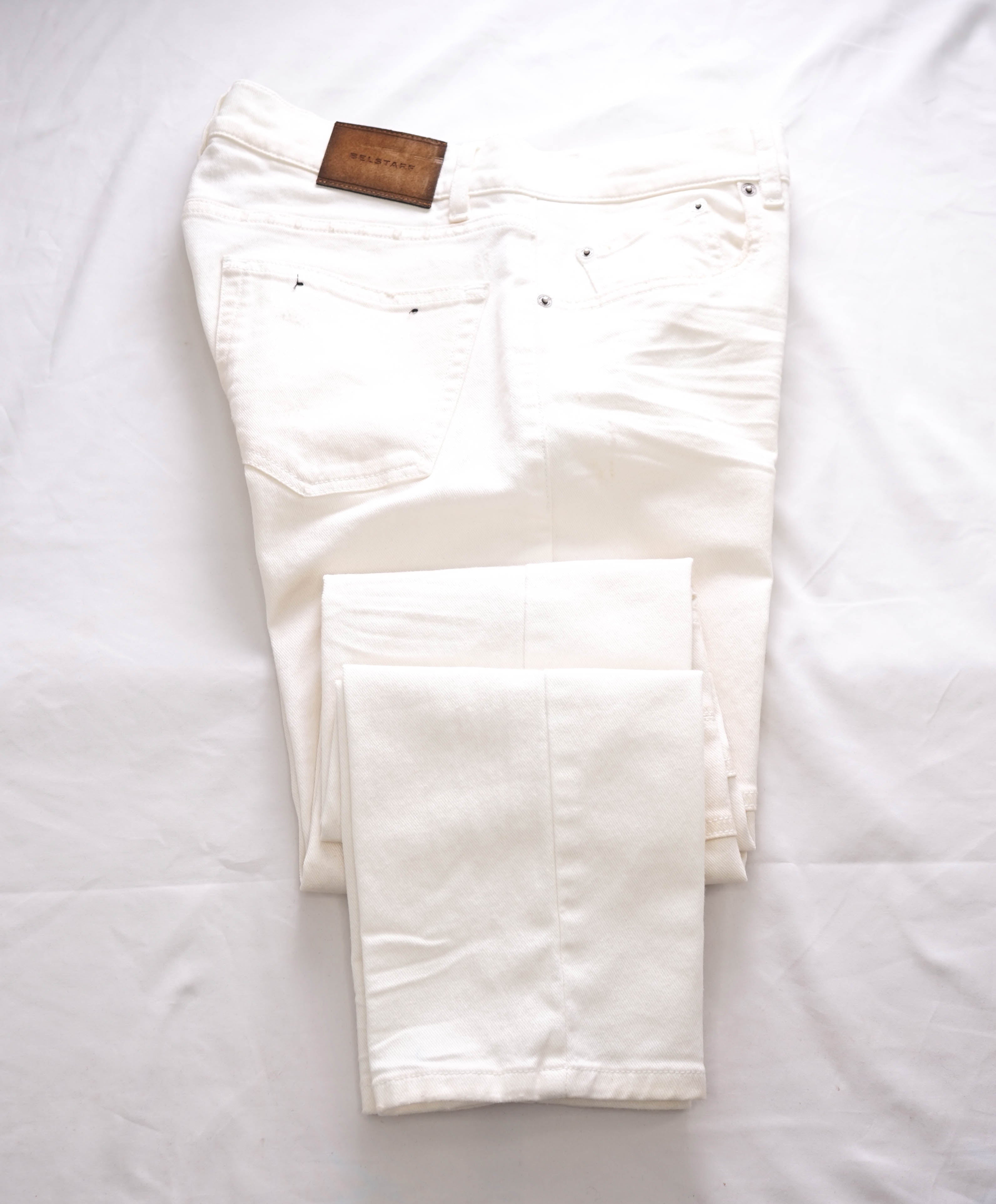 BELSTAFF - White/Ivory Motto Jeans W Suede Logo Patch - 30W