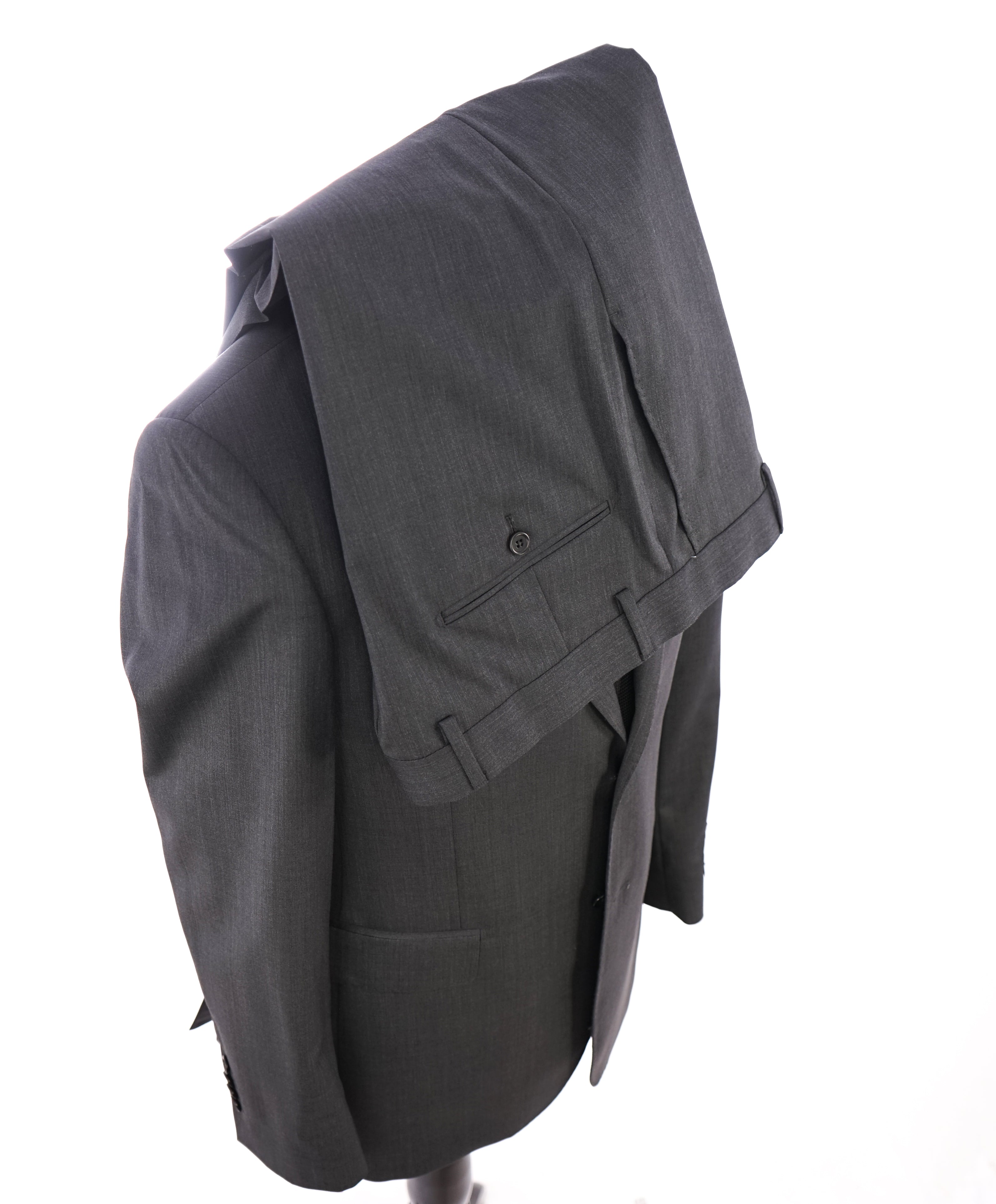 SAKS FIFTH AVENUE - By ERMENEGILDO ZEGNA "SILK" Gray Slim Suit - 42R