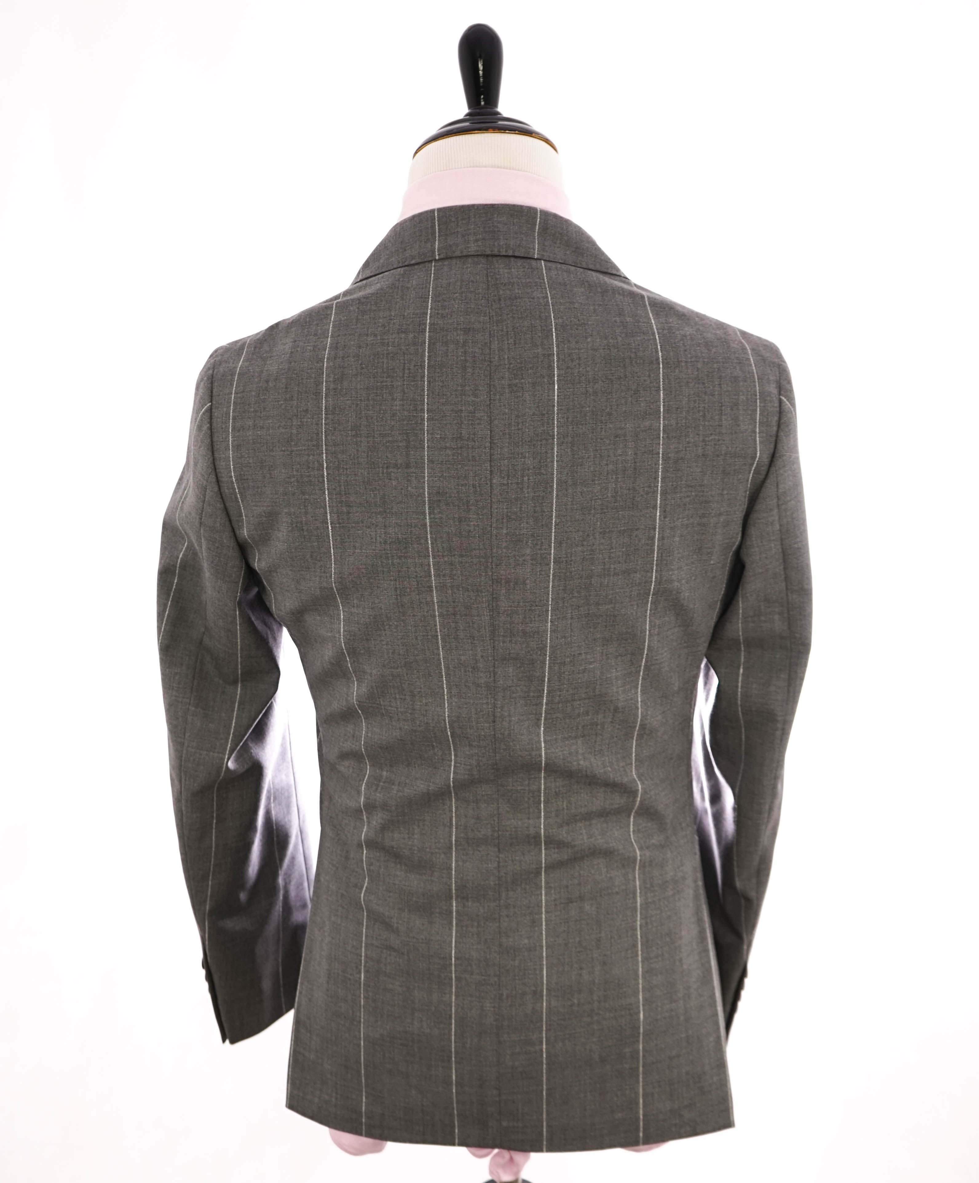 ELEVENTY - Patch Pocket Gray Wide Stripe Double-Breasted Suit - 40US