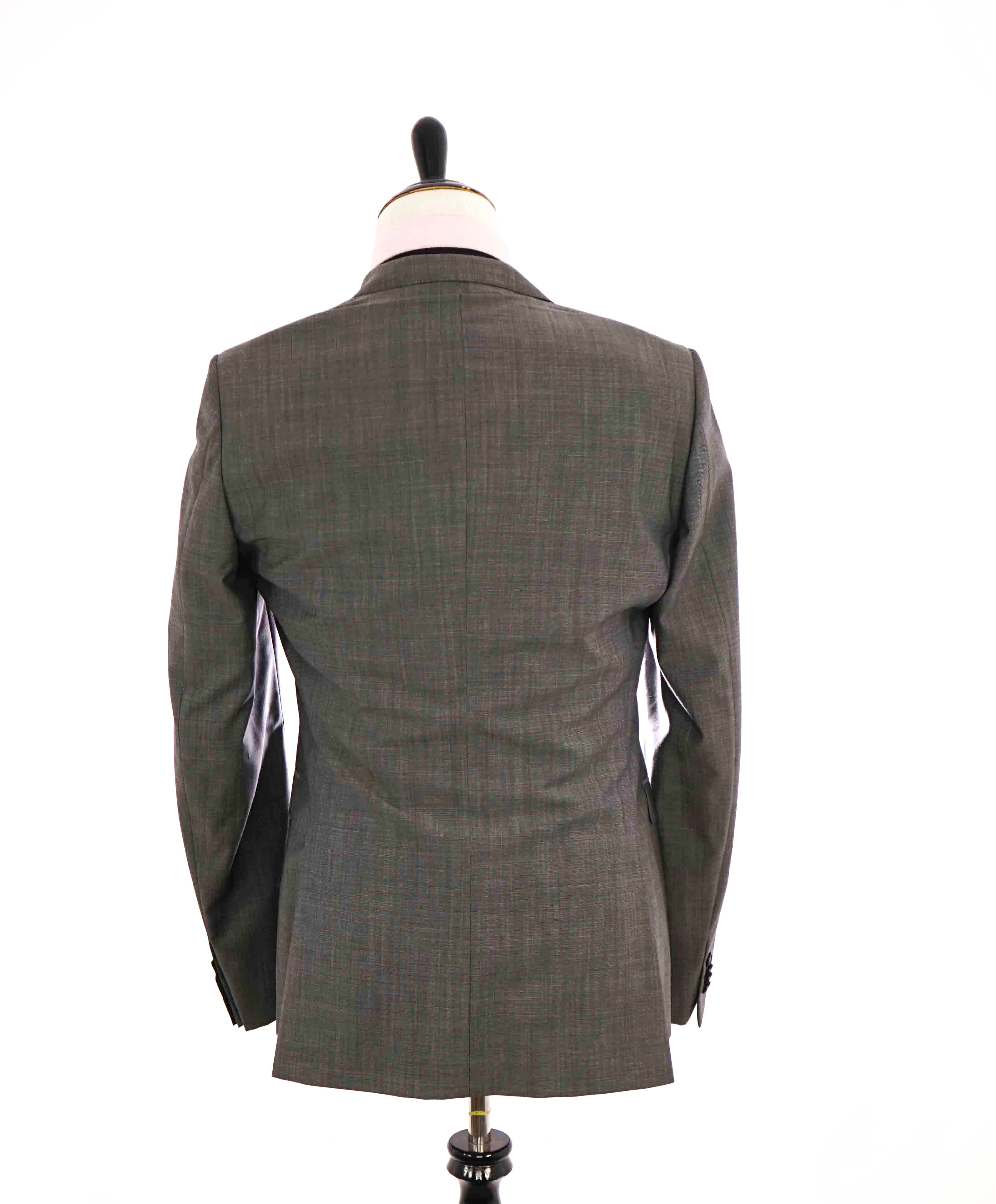 $995 Z ZEGNA - Gray Textured Birdseye Drop 8 PERFORMANCE Blazer - 40L