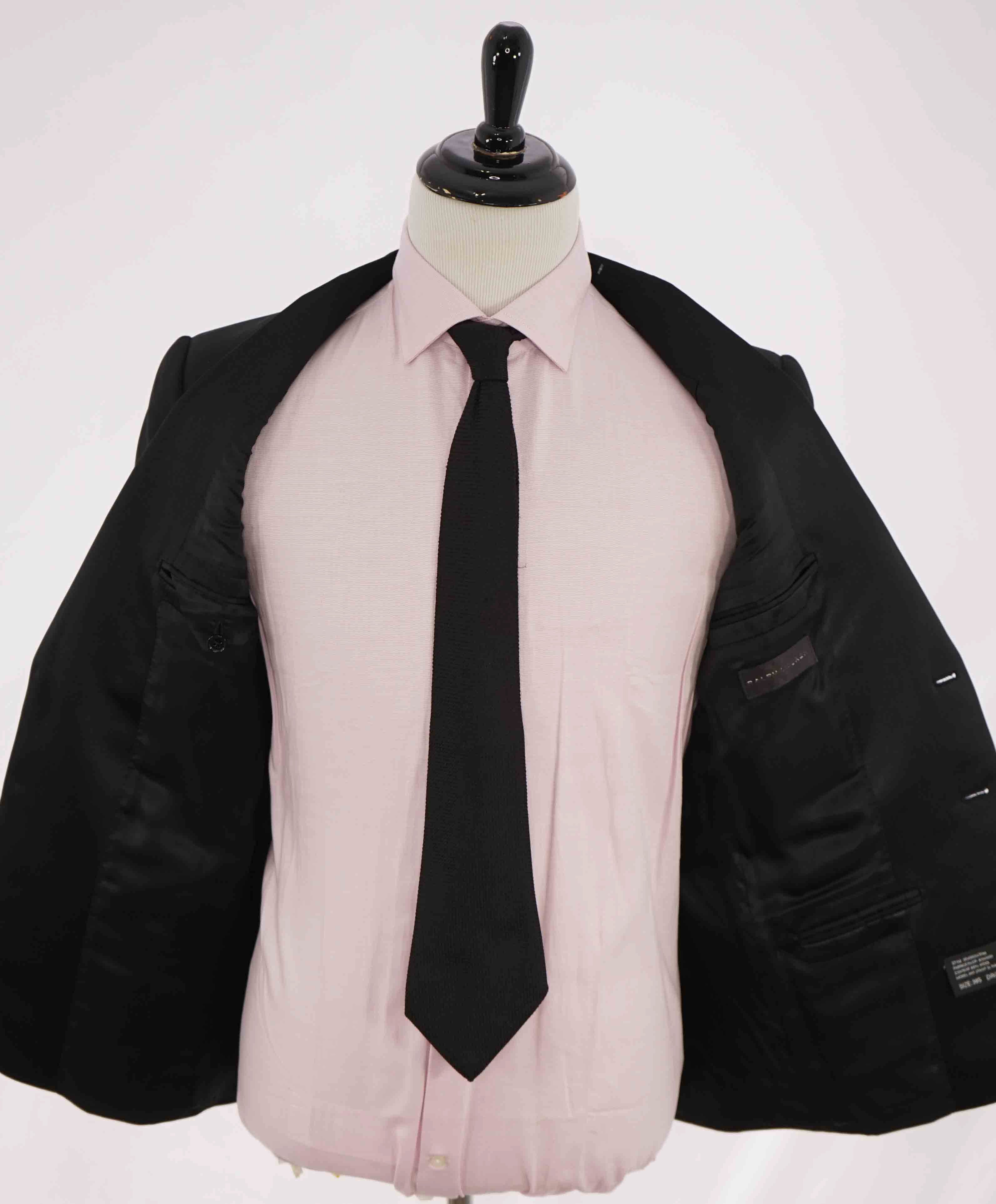 $1,995 RALPH LAUREN BLACK LABEL - Notch Lapel Black Tuxedo JACKET - 38S