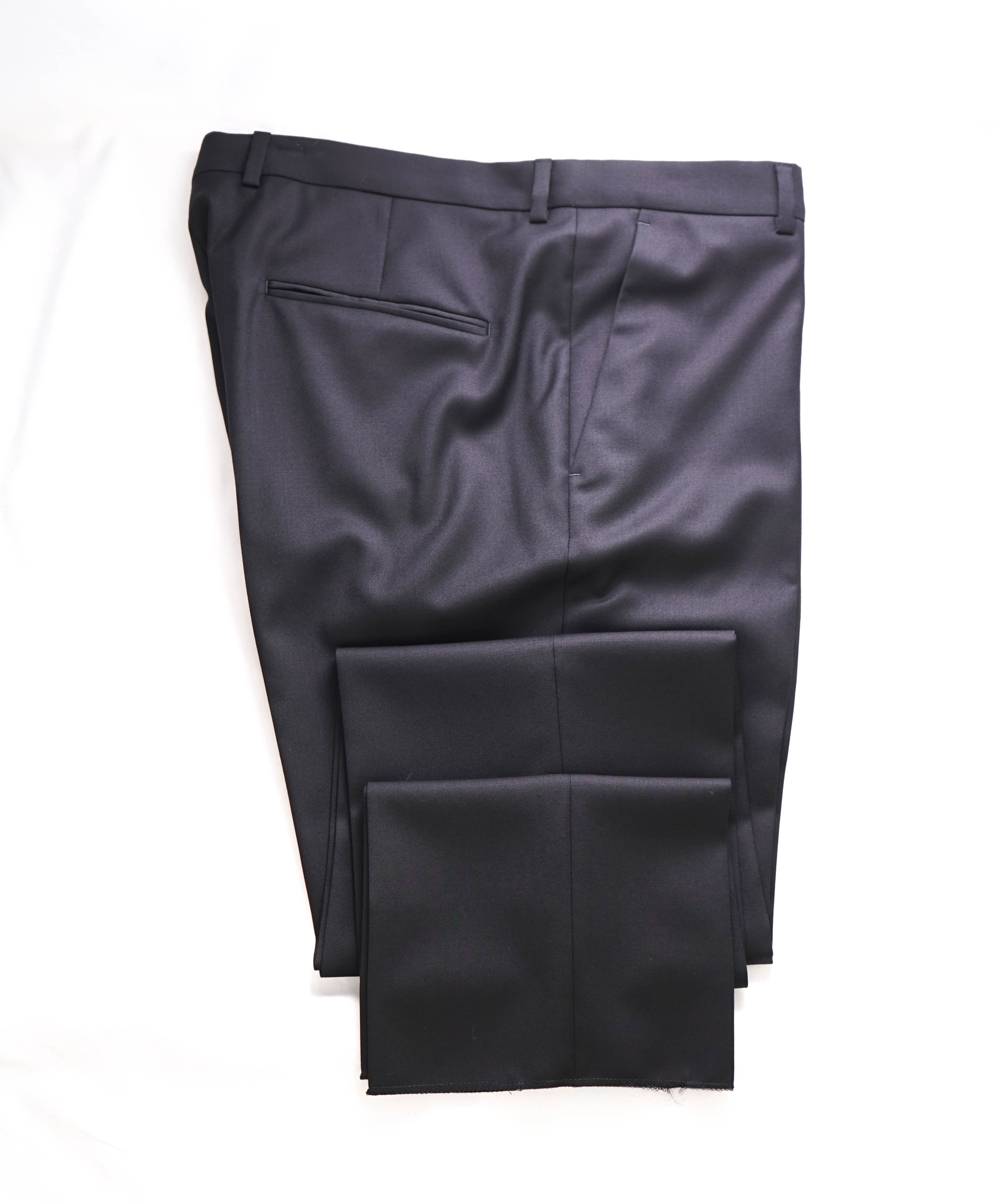 Z ZEGNA - *CLOSET STAPLE* Black Solid "Slim" Flat Front Dress Pants - 34W