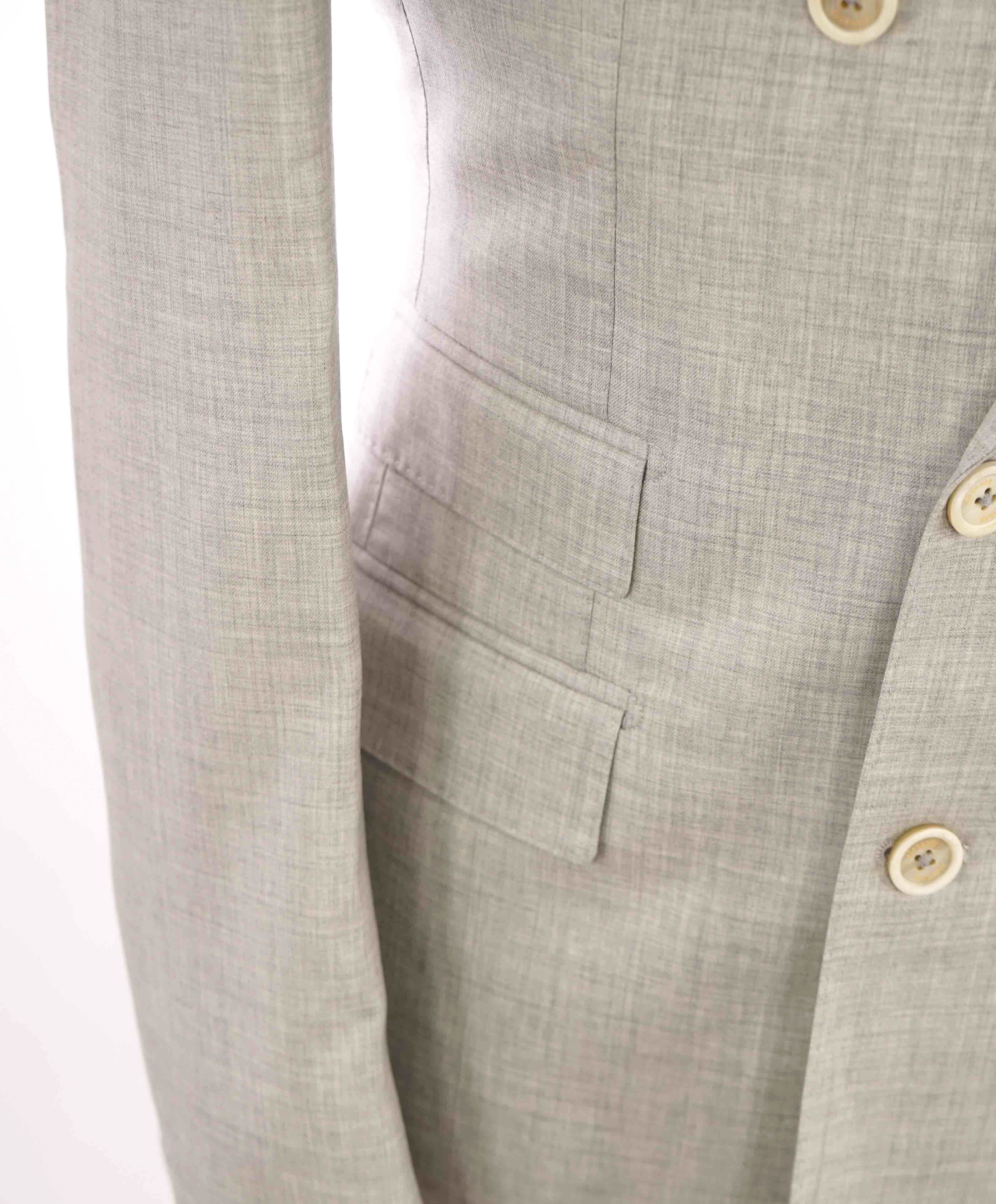 $2,495 ELEVENTY - DOUBLE-BREASTED Wool/Silk Light Gray Suit - 40US (50EU)