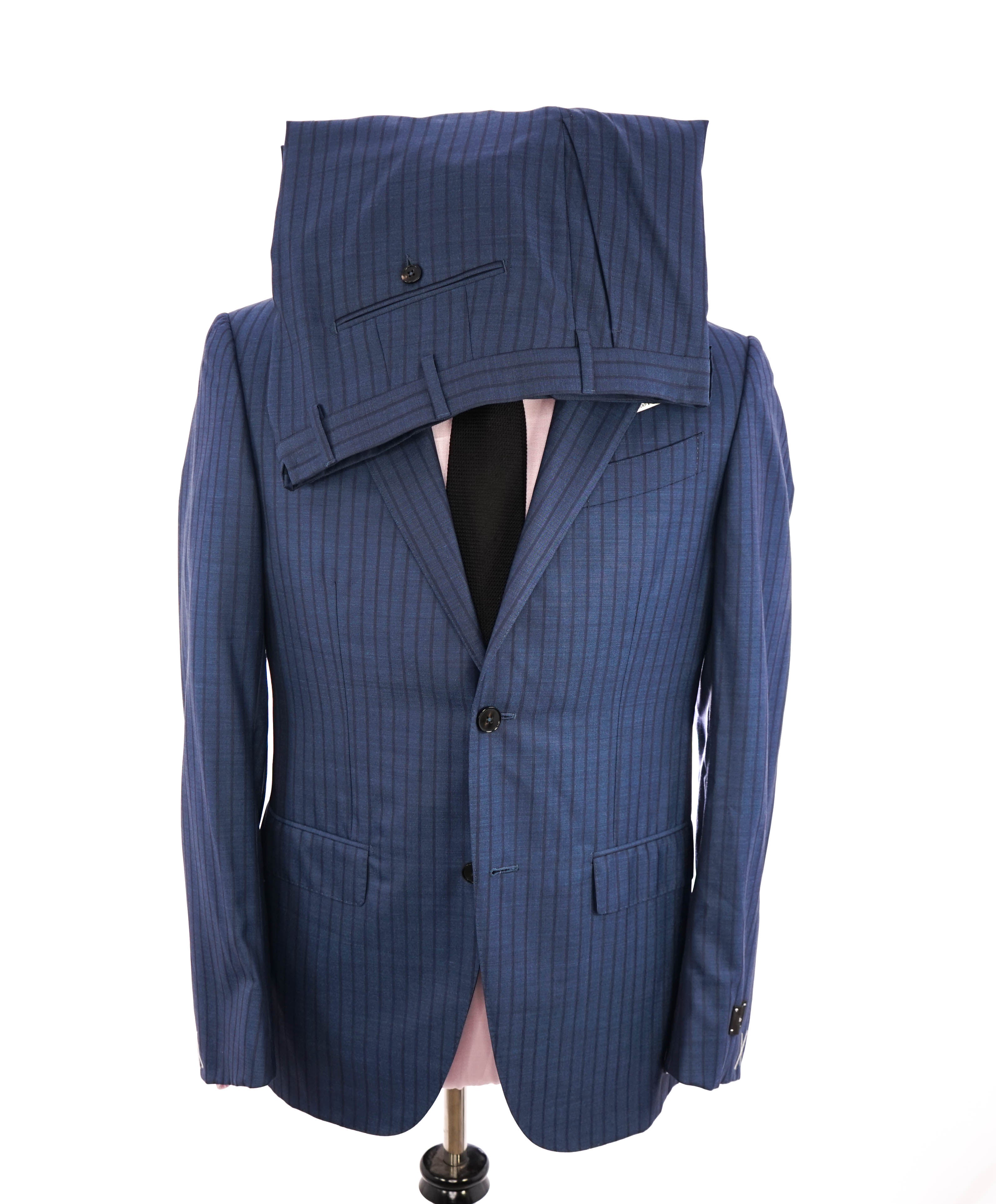 ERMENEGILDO ZEGNA -"TROFEO 600" *Chalk Stripe* Blue Silk Suit - 38R