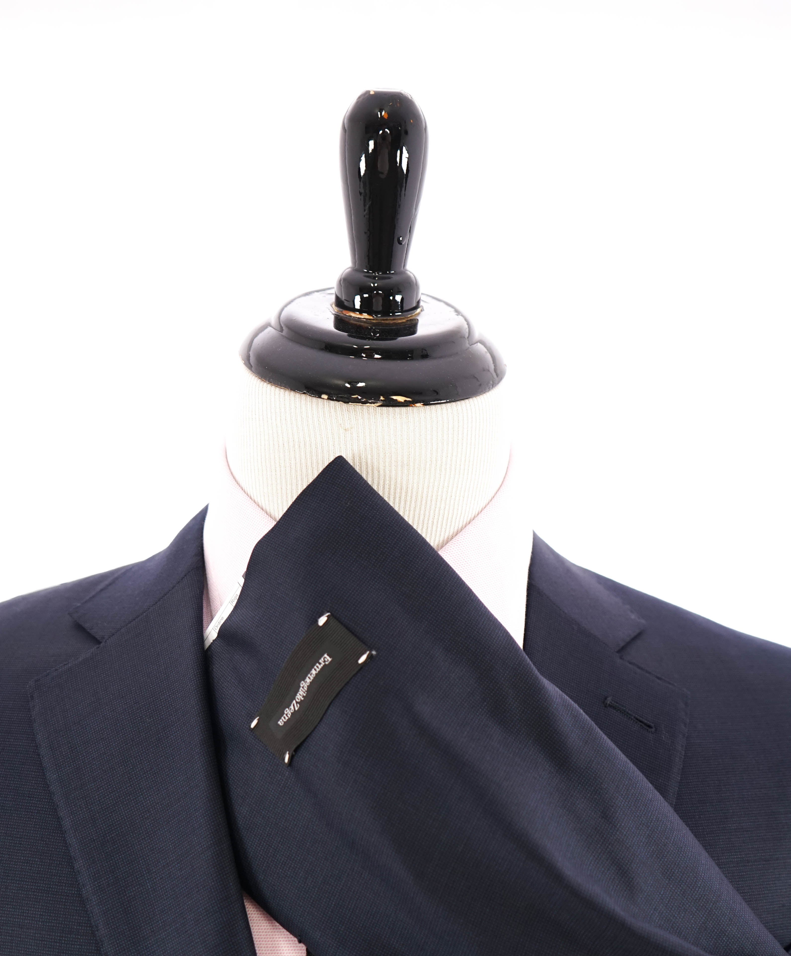 ERMENEGILDO ZEGNA -"TROFEO" *CLOSET STAPLE* Blue Textured Suit - 44S