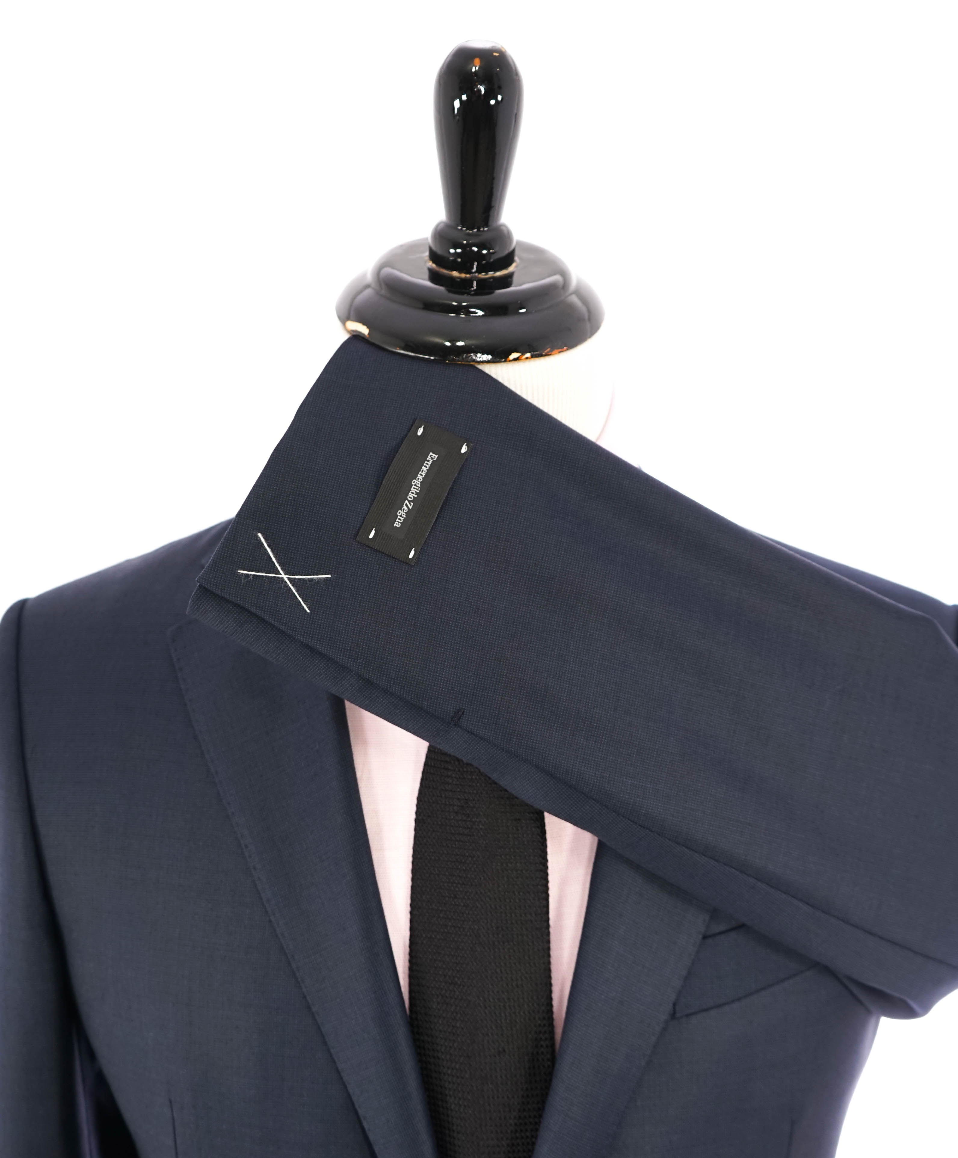 ERMENEGILDO ZEGNA -"TROFEO" *CLOSET STAPLE* Blue Textured Suit - 40R