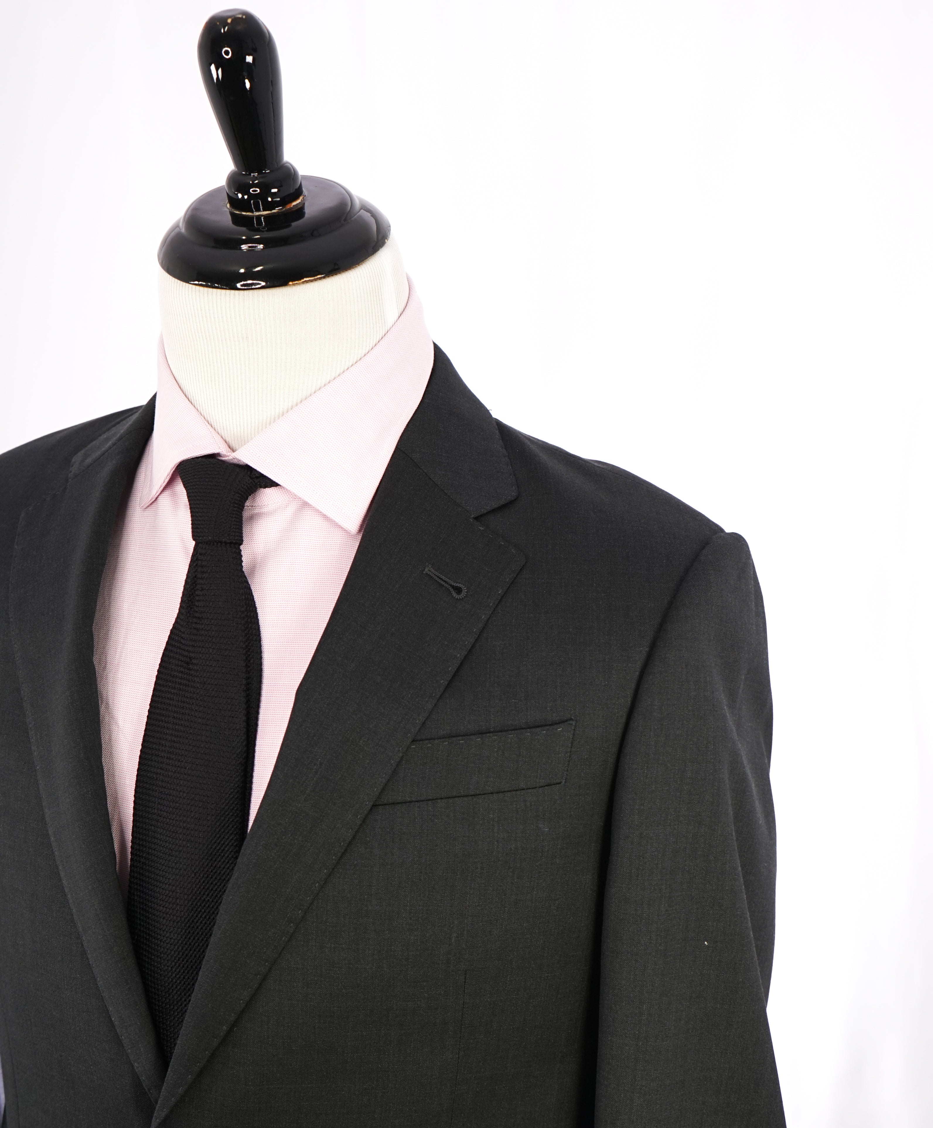 $1,895 ARMANI COLLEZIONI - Charcoal Gray Suit "G Line / Natural Stretch " -  40S