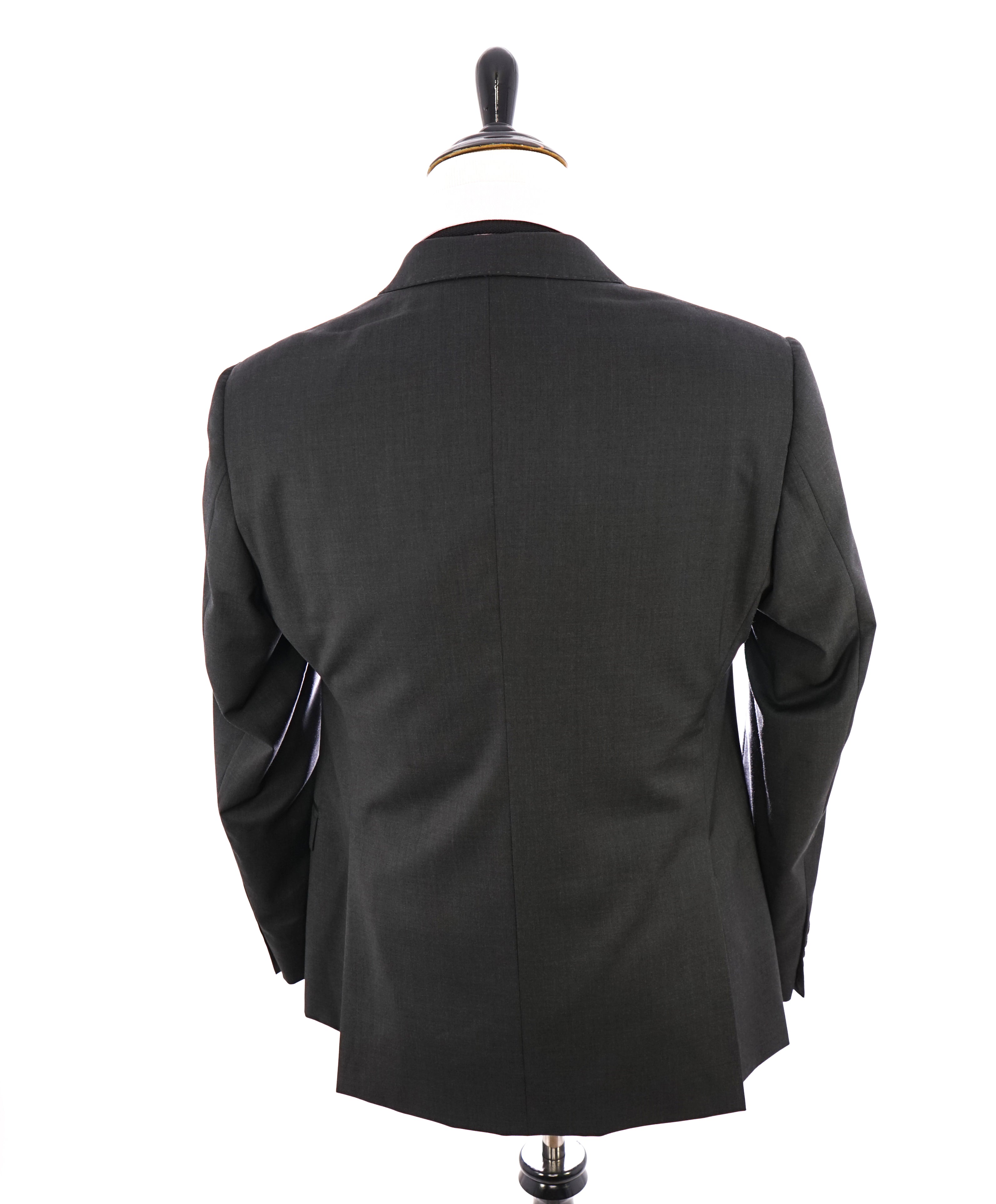 $1,895 ARMANI COLLEZIONI - Charcoal Gray Suit "G Line / Natural Stretch " -  40S