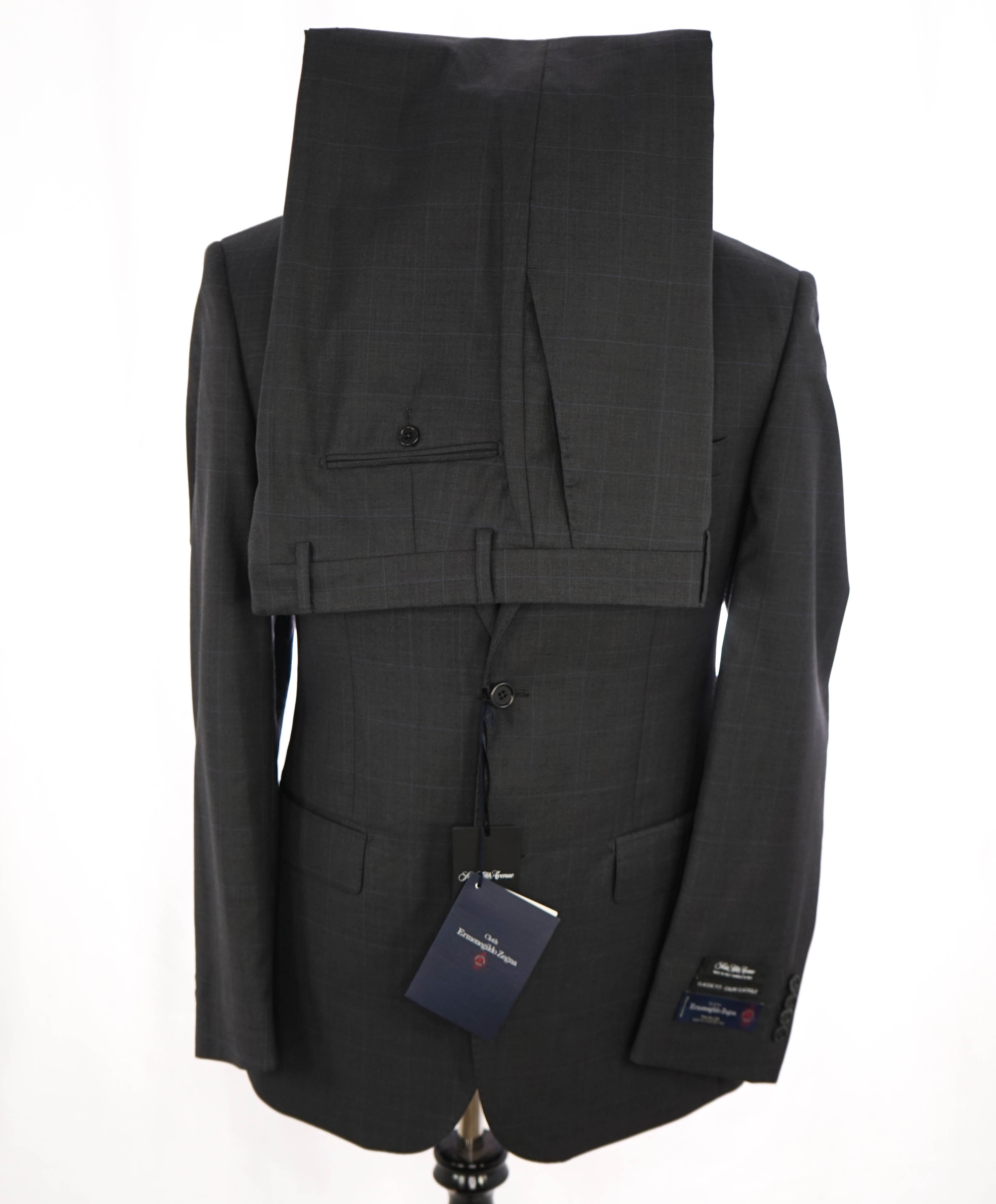 ERMENEGILDO ZEGNA - By SAKS FIFTH AVENUE *CLASSIC* "Traveller" Suit - 40R