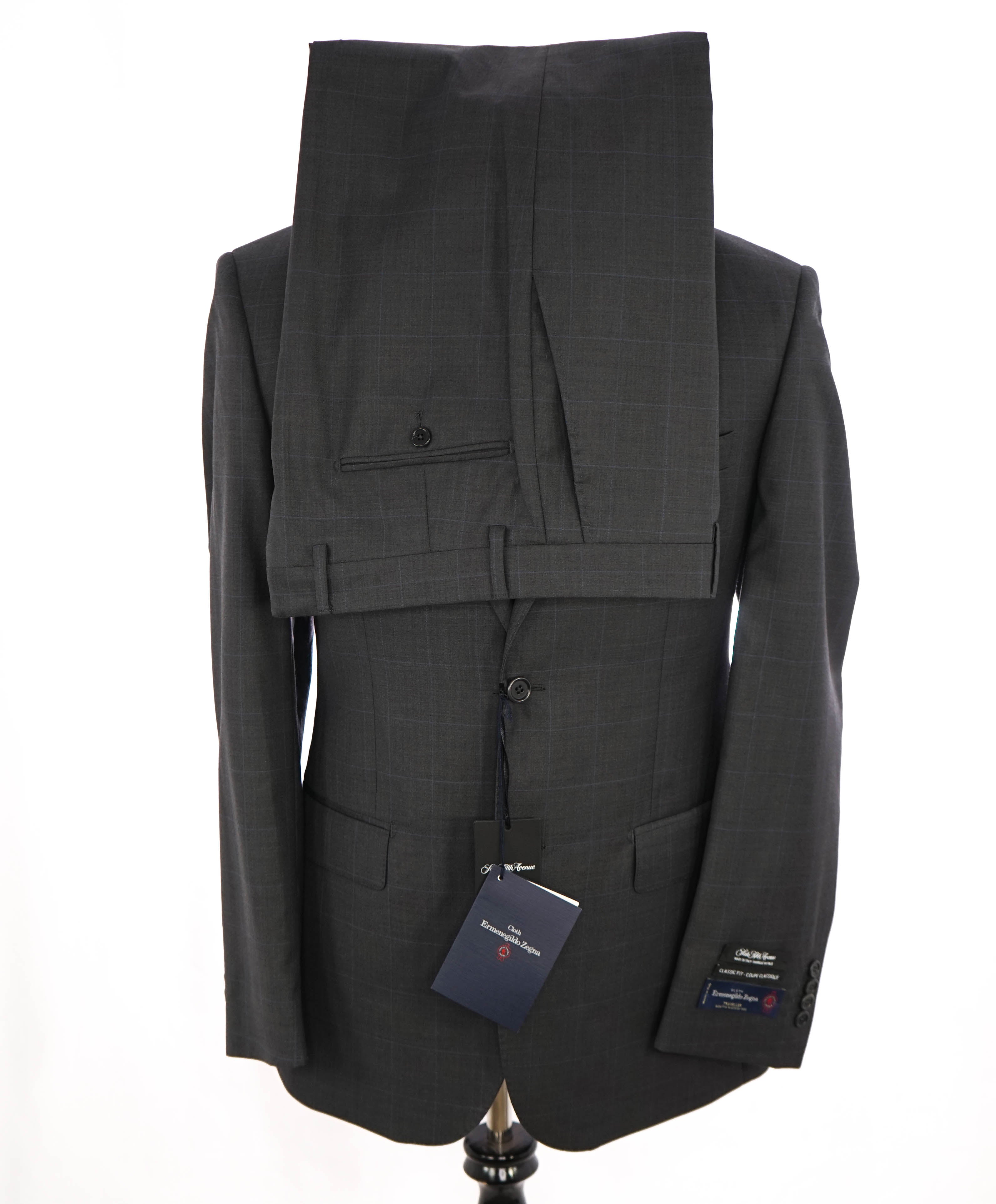 ERMENEGILDO ZEGNA - By SAKS FIFTH AVENUE *CLASSIC* "Traveller" Suit - 40R