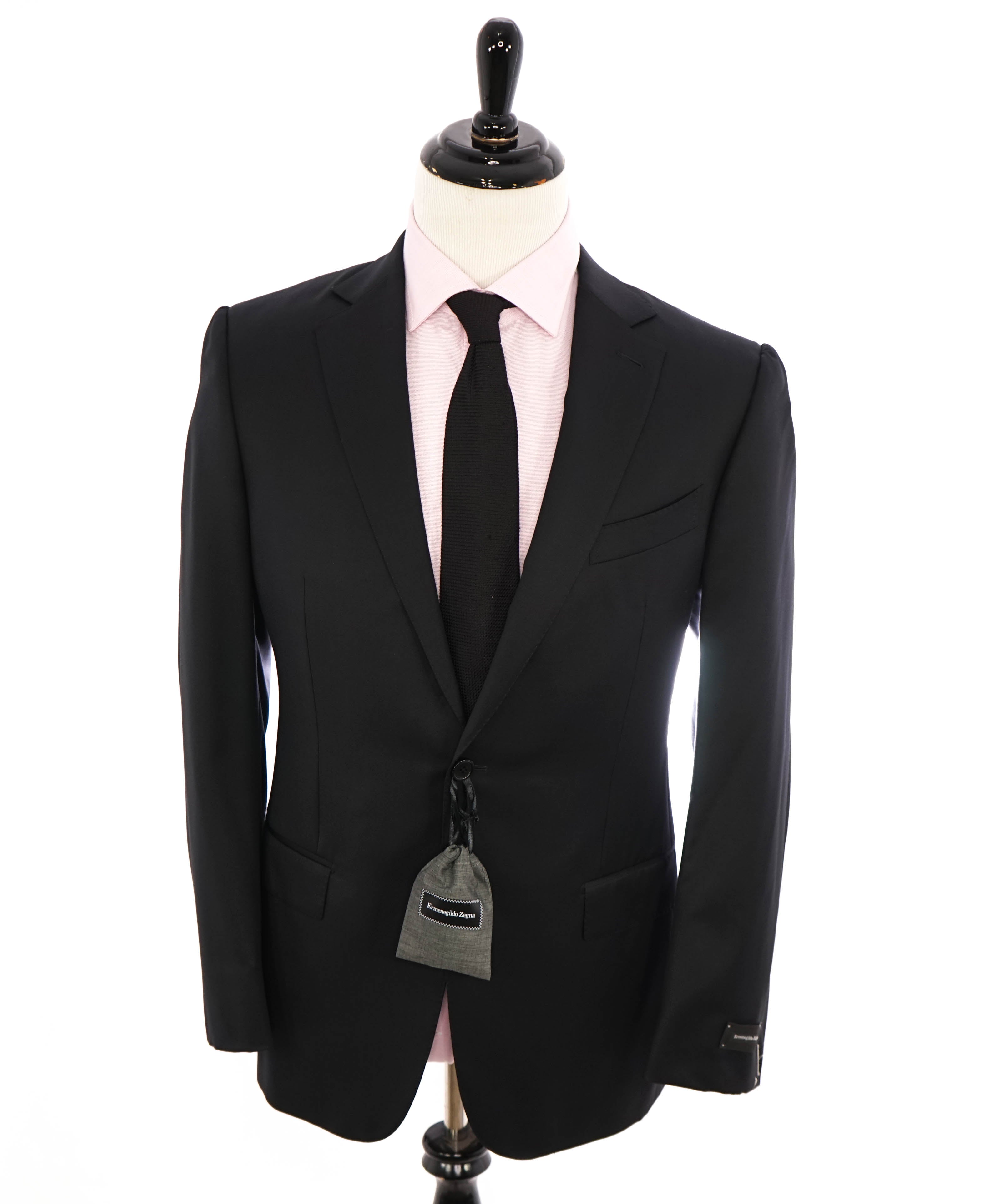 ERMENEGILDO ZEGNA - "MULTISEASON" *Closet Staple* Solid Black Suit - 42R