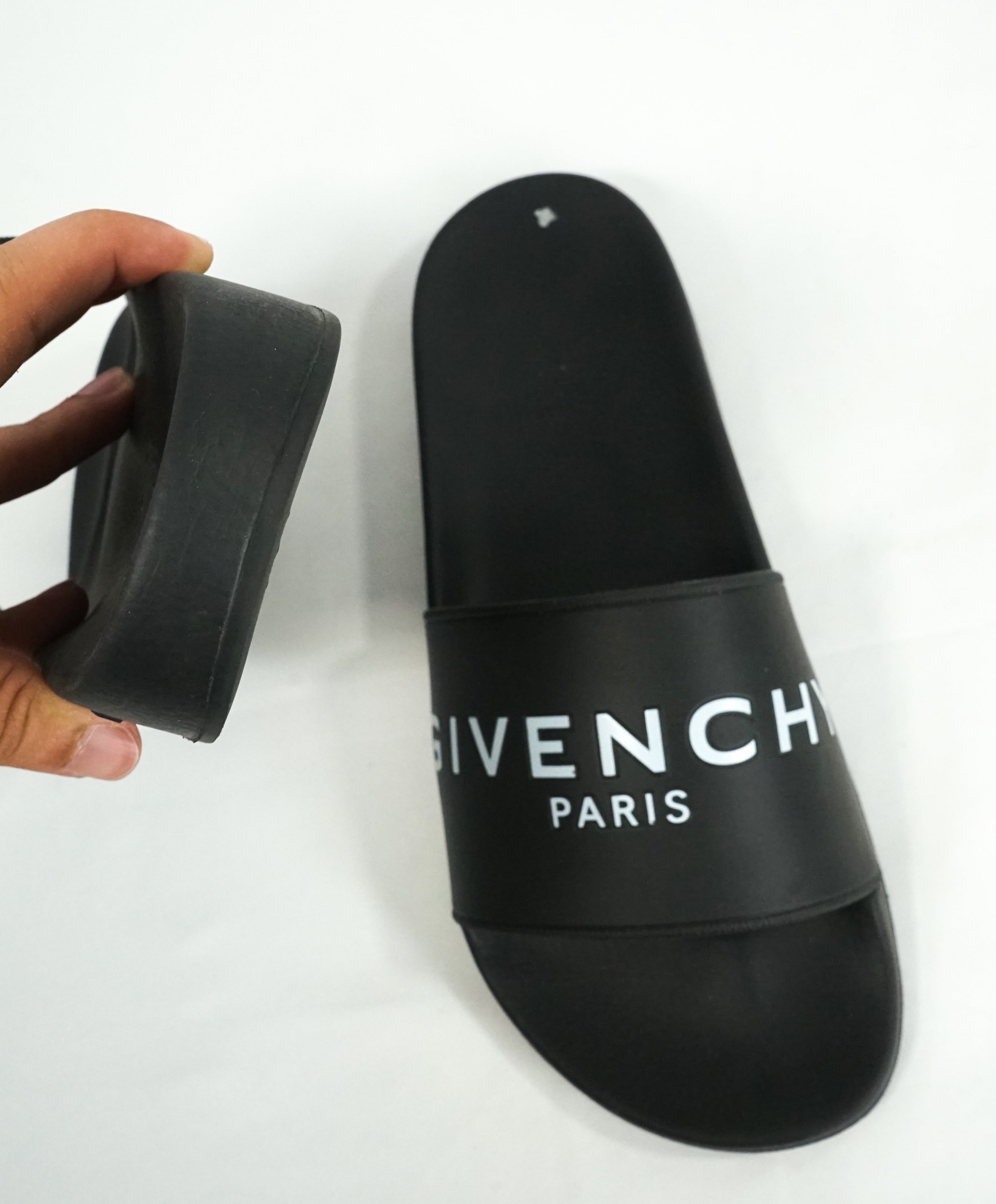 GIVENCHY - Iconic Black Monogram Logo Slides Sandals - 8