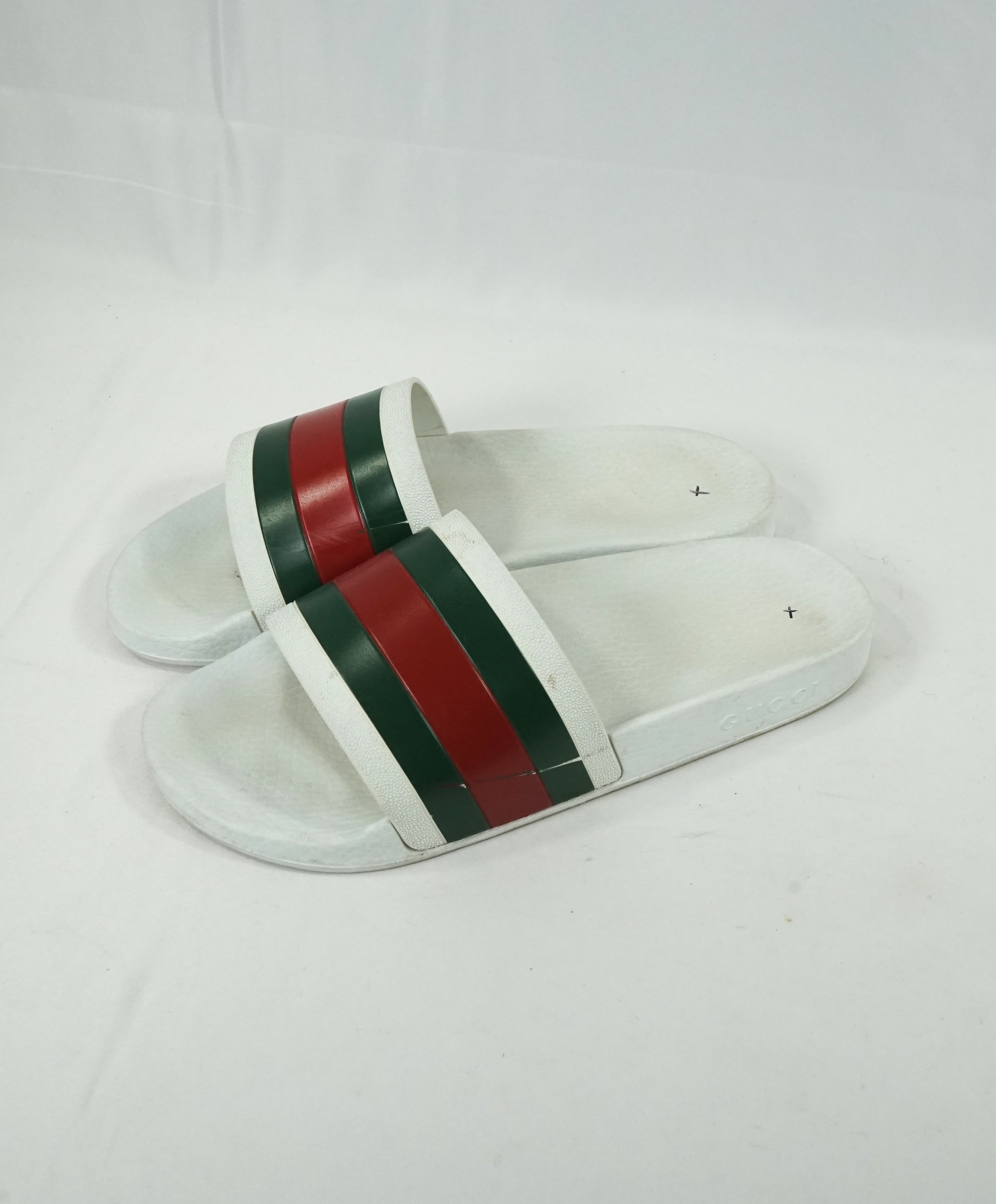 GUCCI - Iconic Green & Red Slides "72" White Slippers - 8