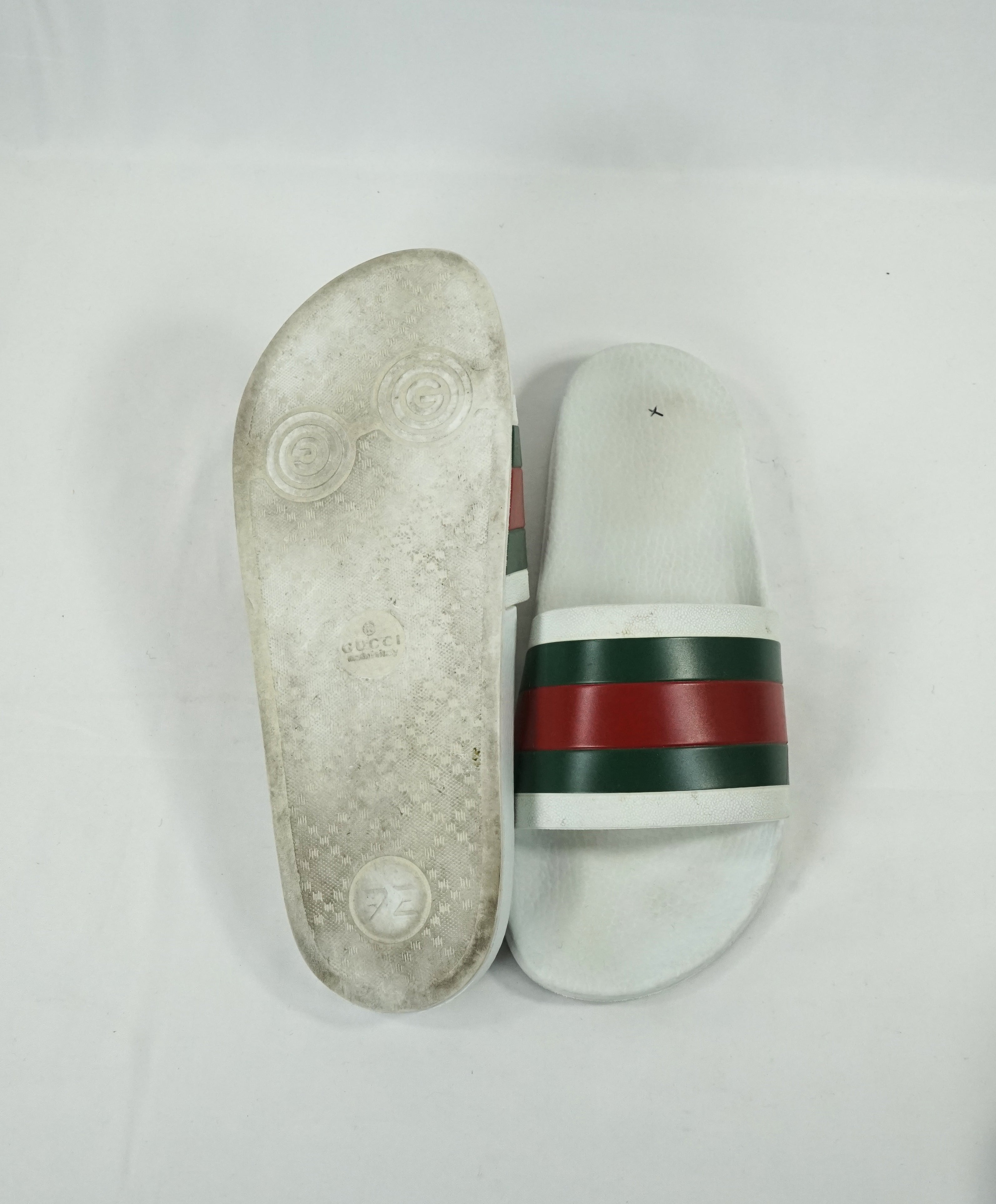 GUCCI - Iconic Green & Red Slides "72" White Slippers - 8