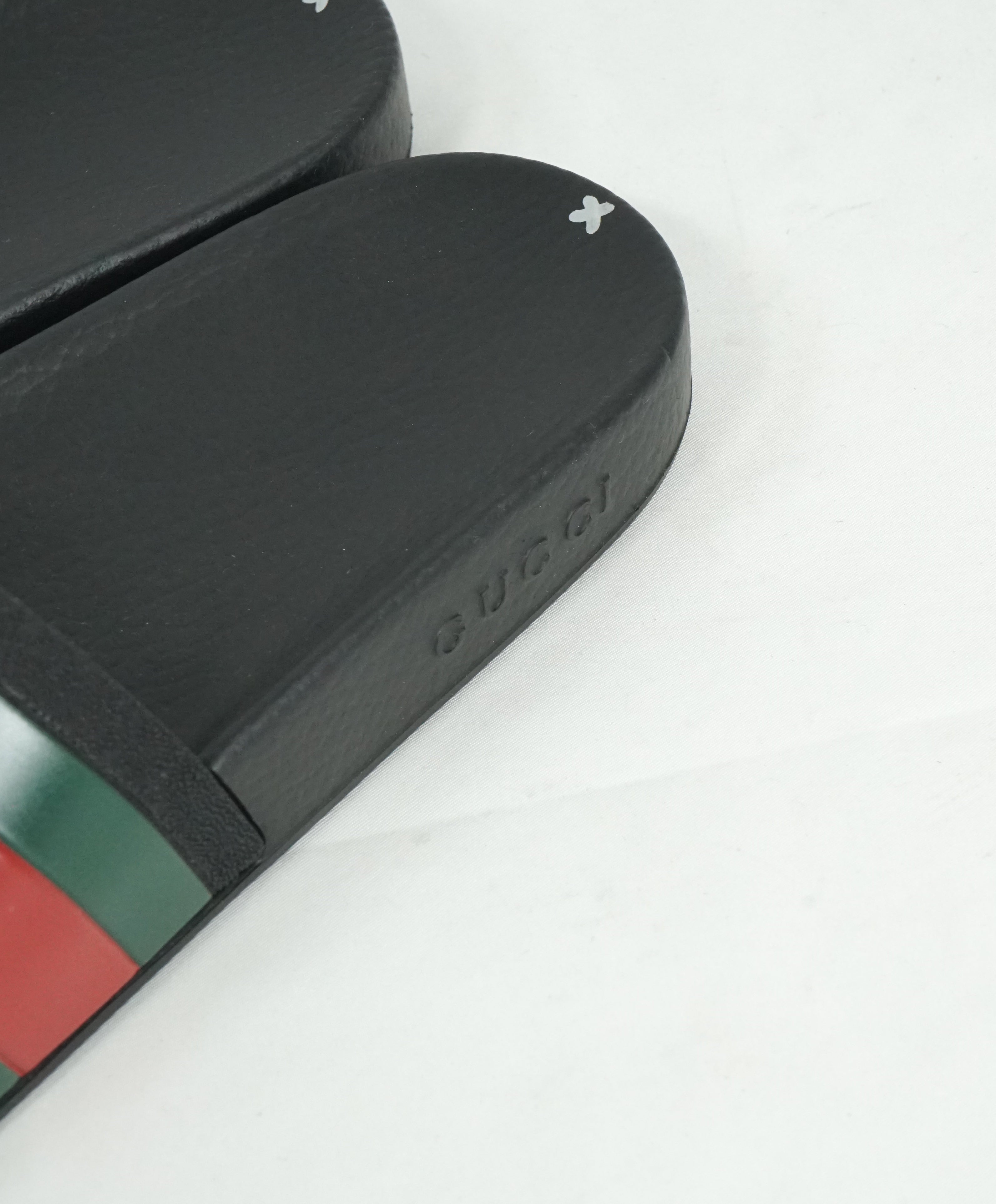 GUCCI -Iconic Green & Red Stripe Slides "72" Black Slippers - 8