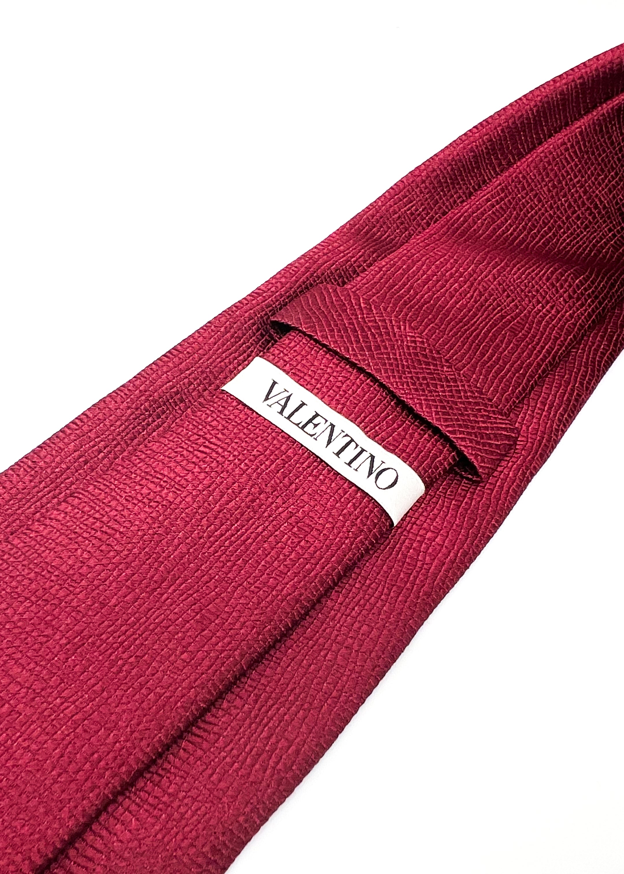 $225 VALENTINO GARAVANI -Burgundy Abstract Texture *CLOSET STAPLE* 3.25"- Tie