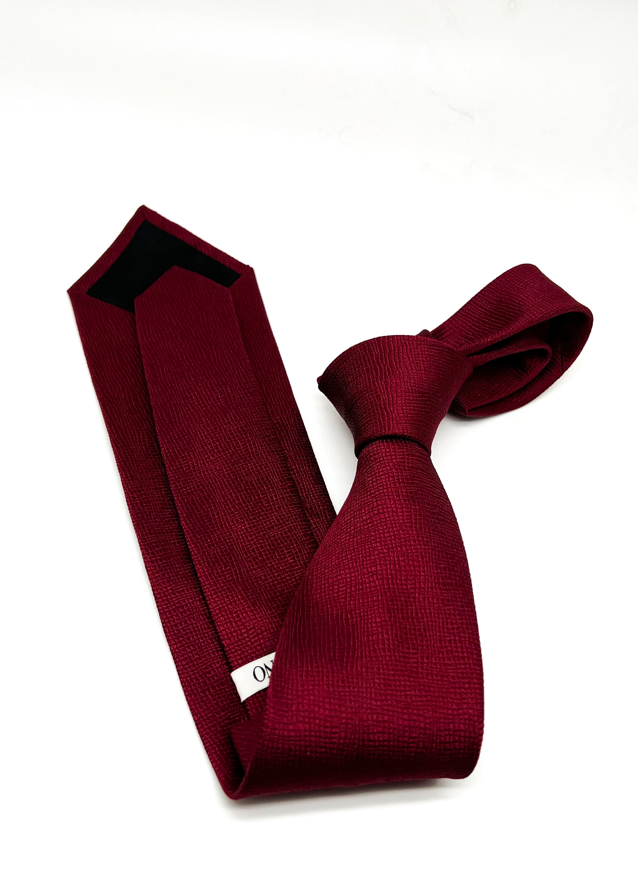 $225 VALENTINO GARAVANI -Burgundy Abstract Texture *CLOSET STAPLE* 3.25"- Tie