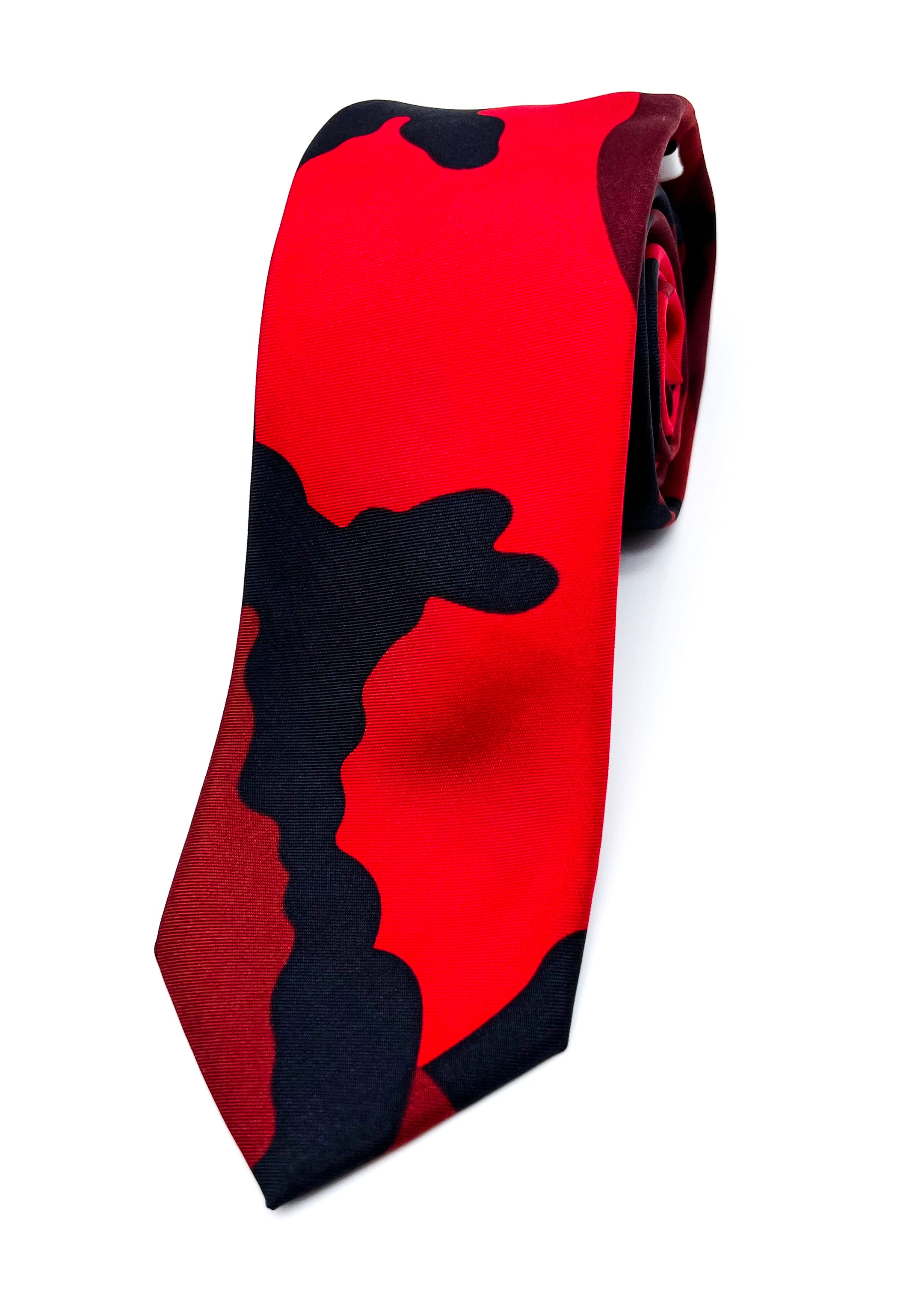 $220 VALENTINO - ICONIC Red Camouflage Patterned Tie Silk 2.5" - Tie