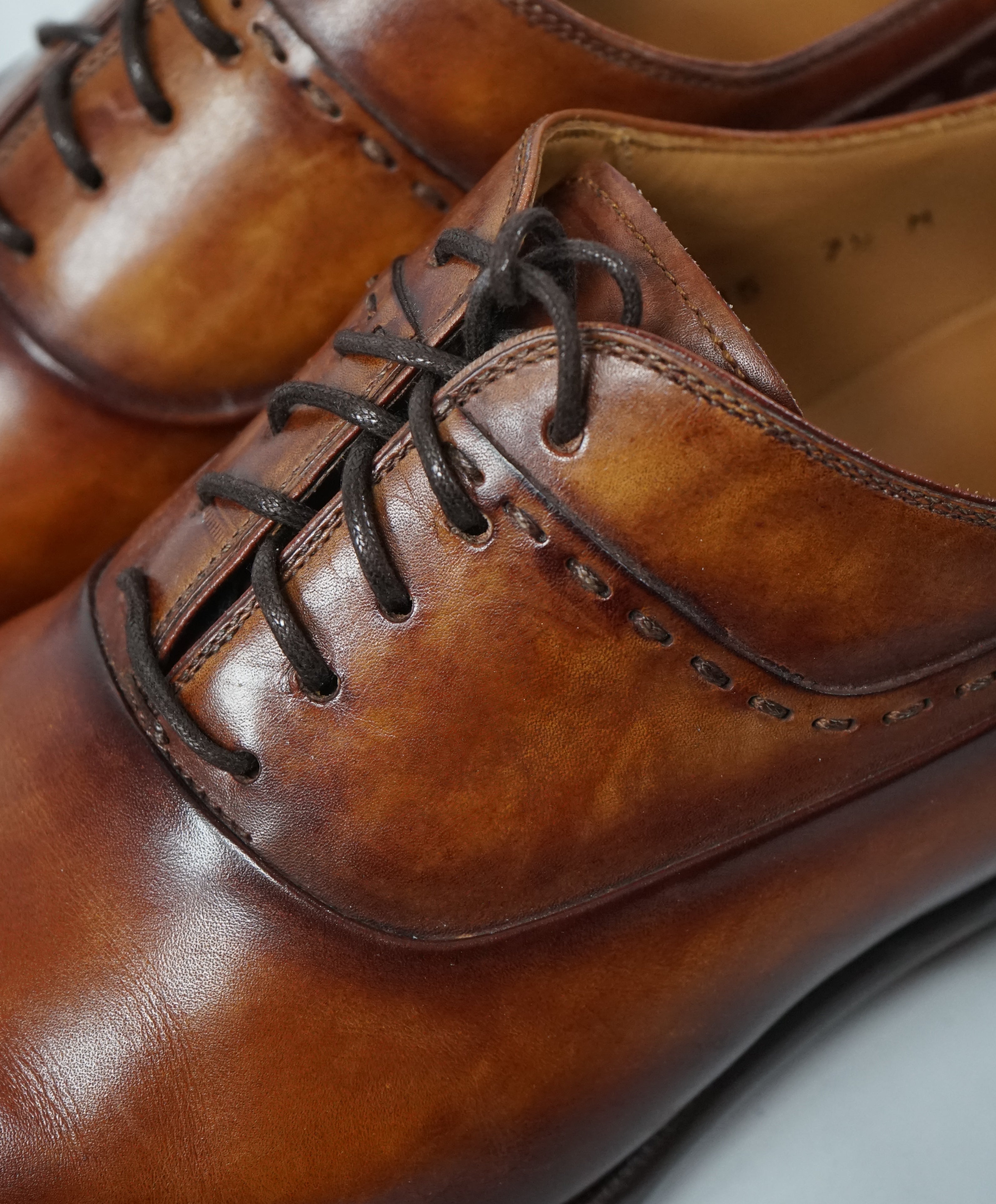 MAGNANNI - Hand Patina Oxfords In A Sleek Detailed Silhouette - 7.5