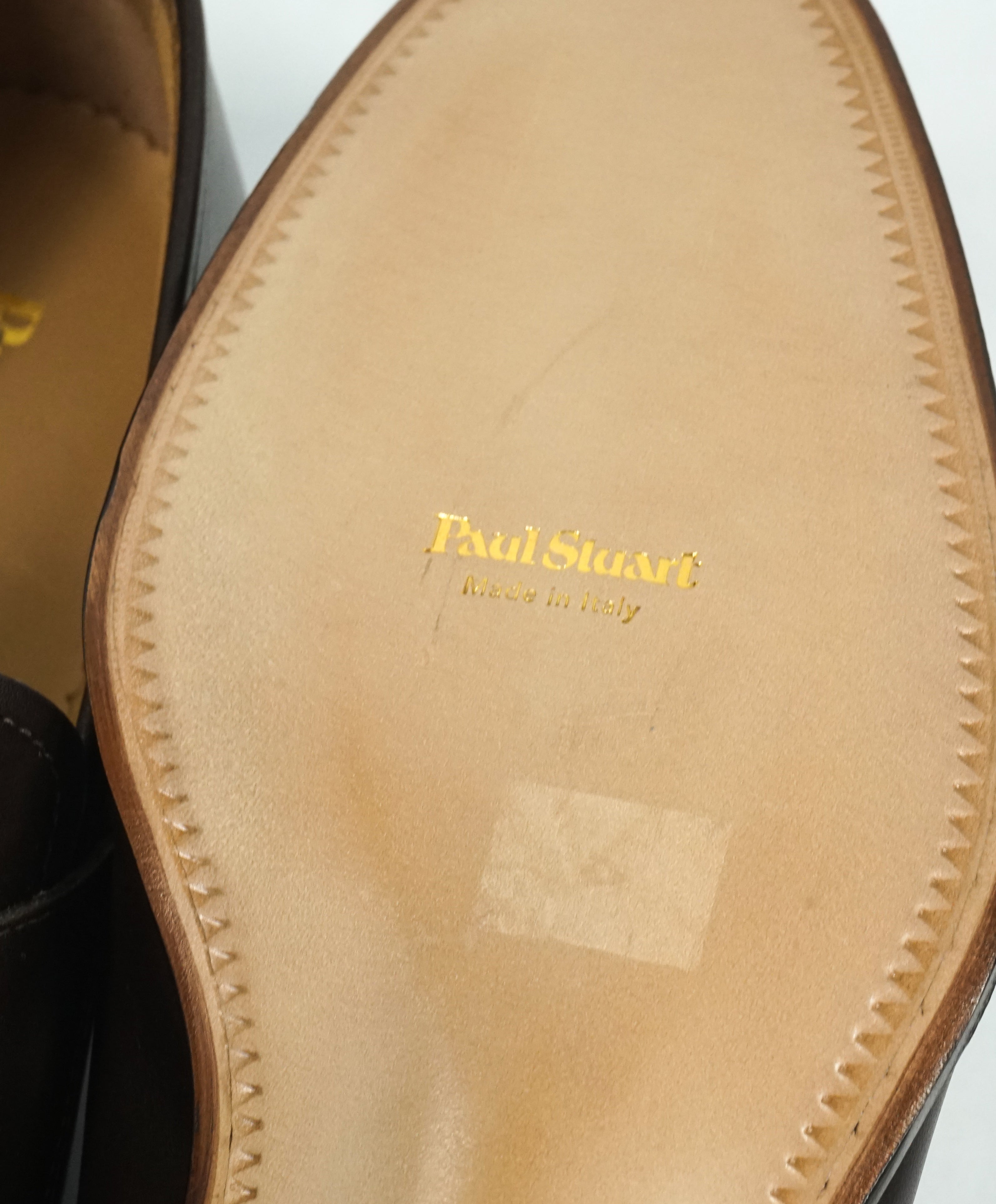 PAUL STUART - HAND MADE IN ITALY Leather Apron Toe Loafer  - 9