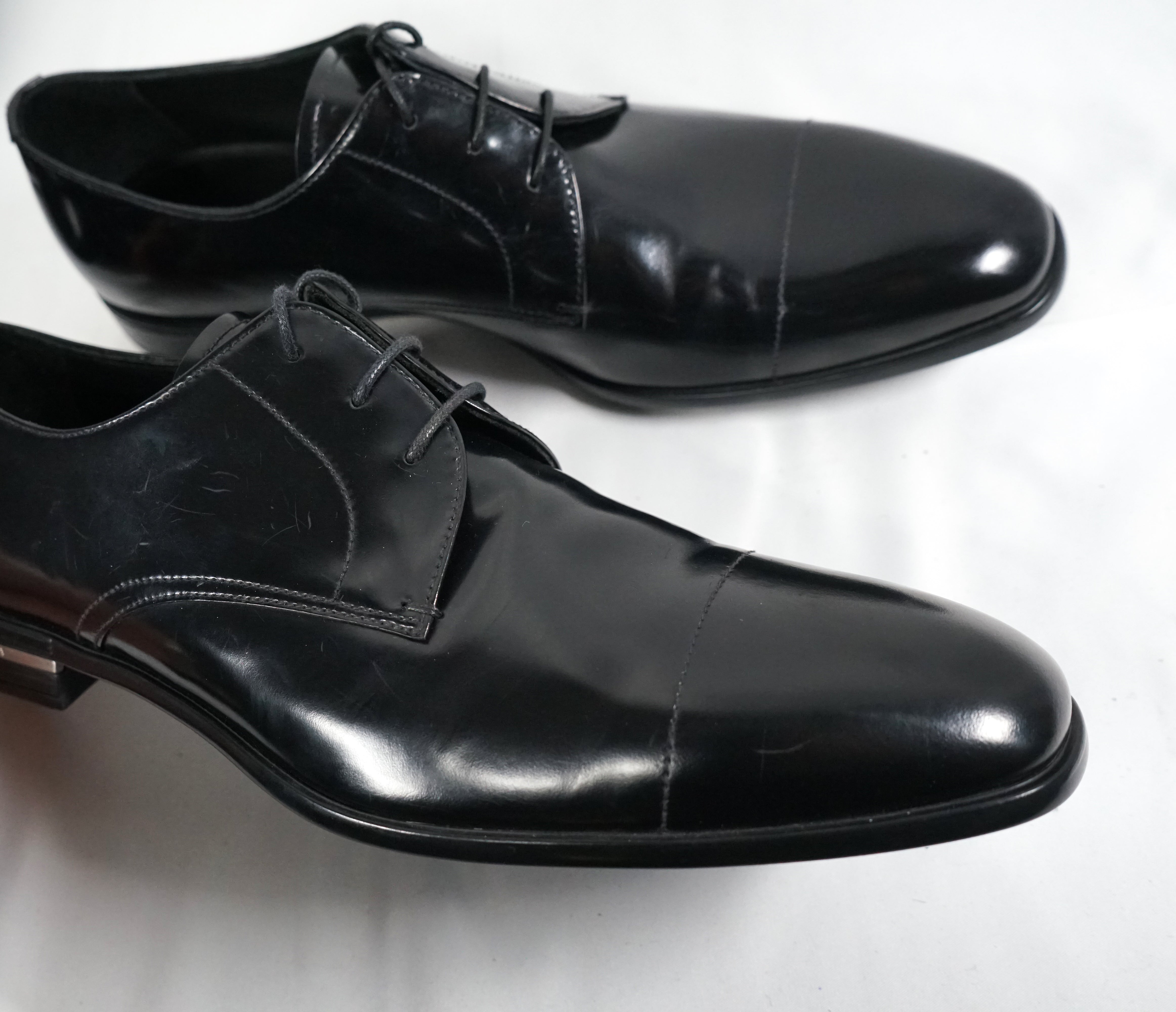 PRADA - Patent Leather Cap Toe Spazzolato Oxfords With Logo Inset Heel - 9