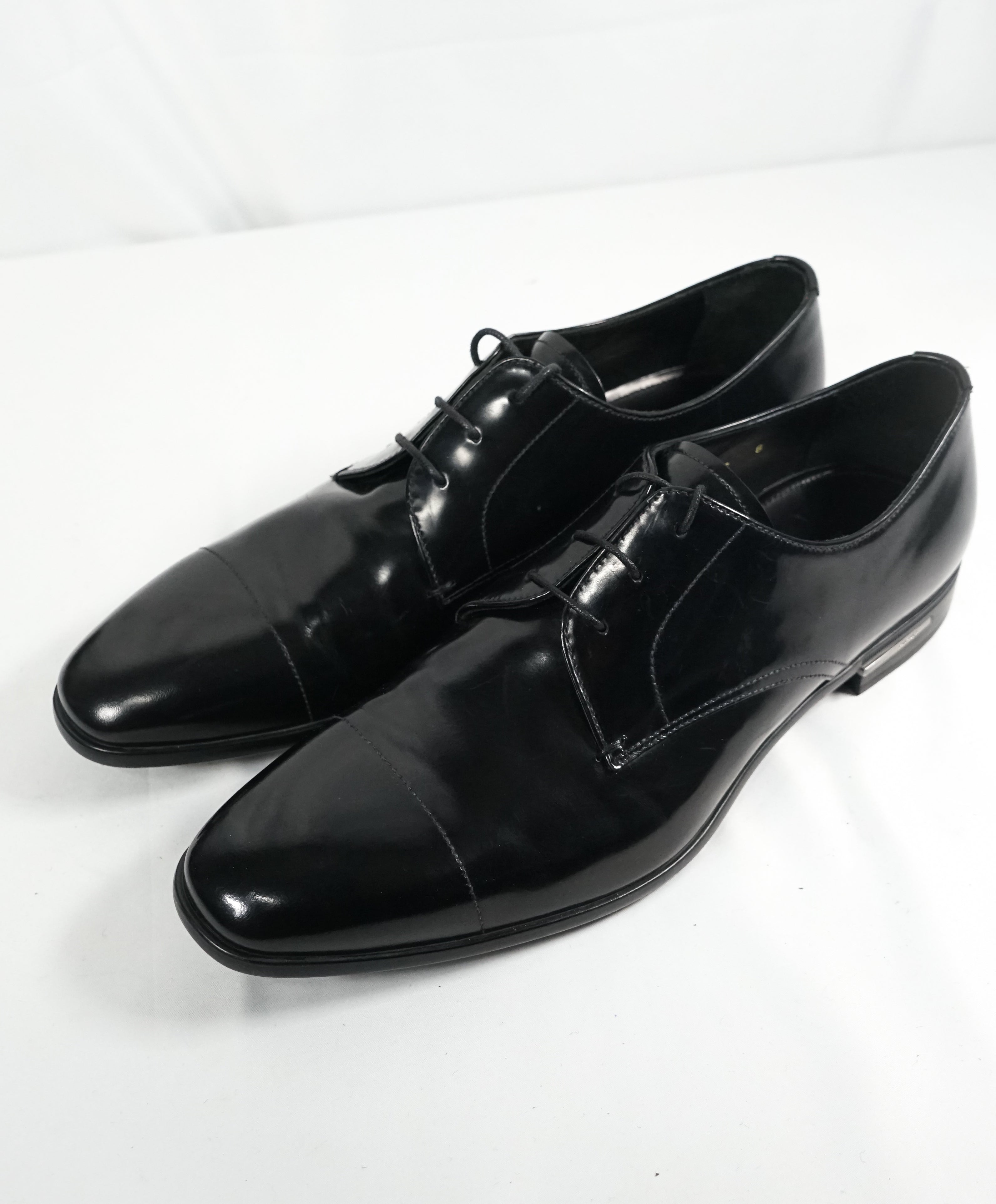 PRADA - Patent Leather Cap Toe Spazzolato Oxfords With Logo Inset Heel - 9