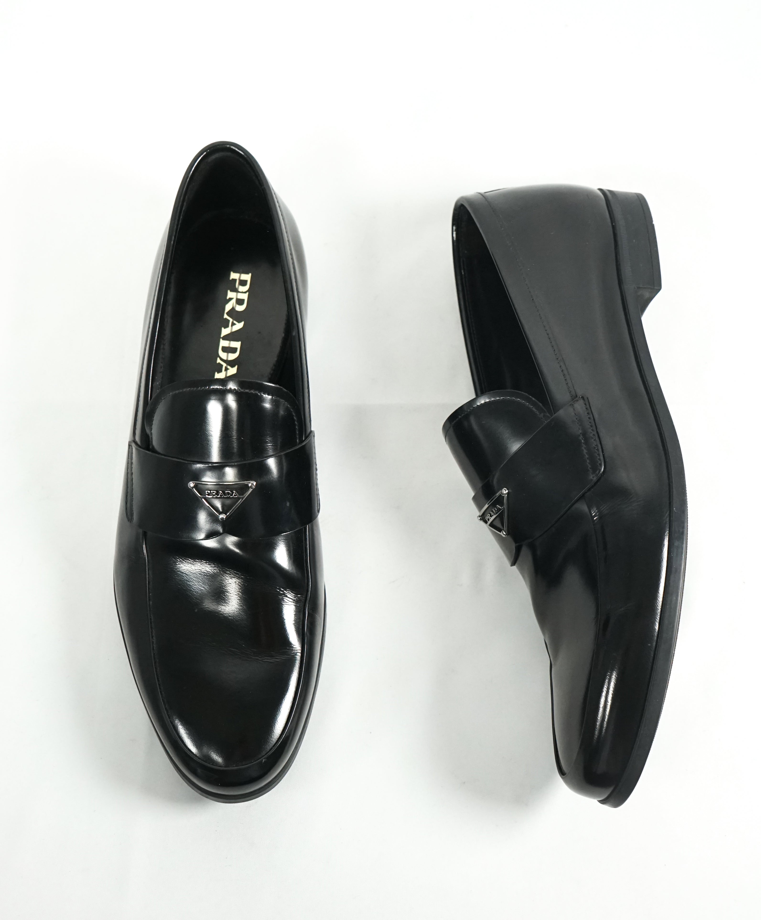 PRADA - Patent Leather Spazzolato Loafer With Logo Bit Front - 10