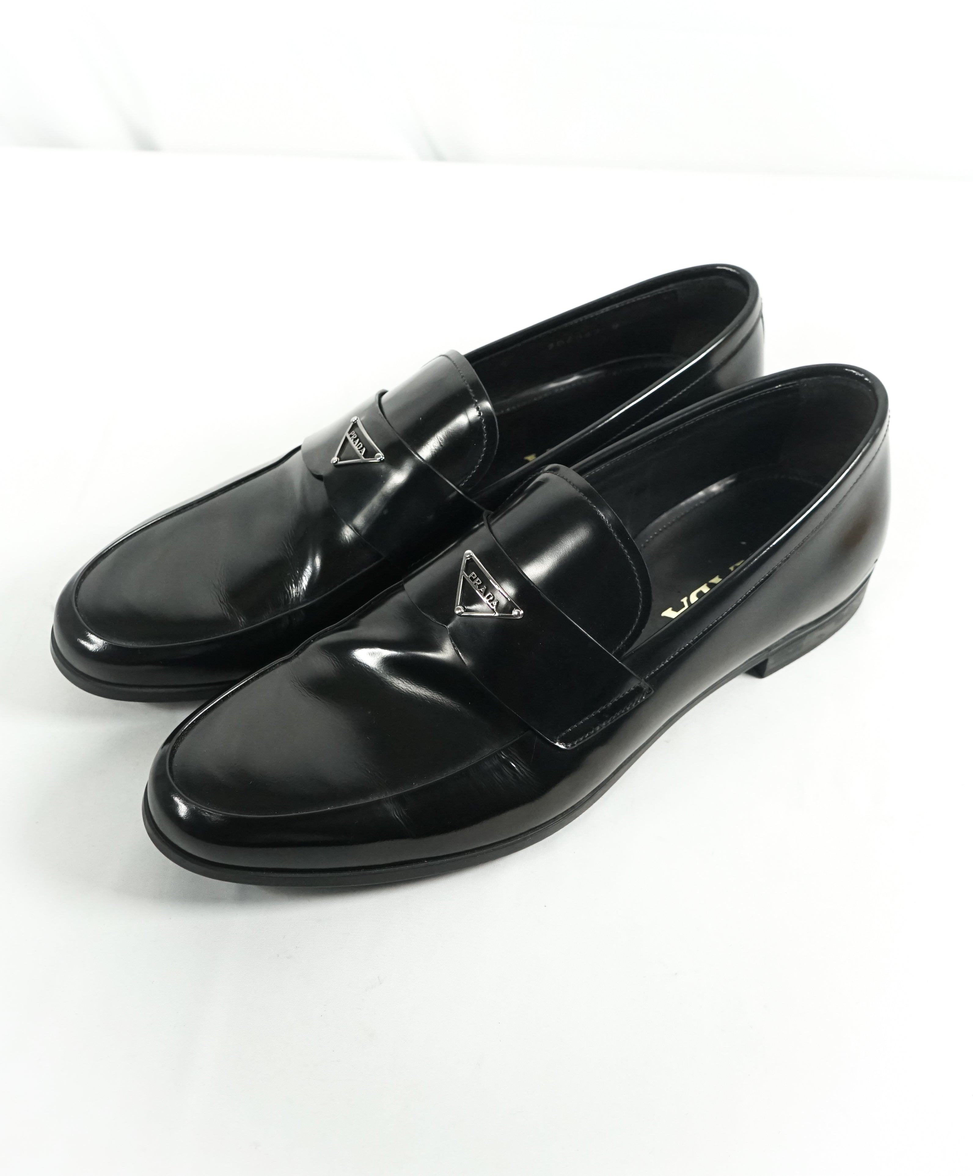 PRADA - Patent Leather Spazzolato Loafer With Logo Bit Front - 10