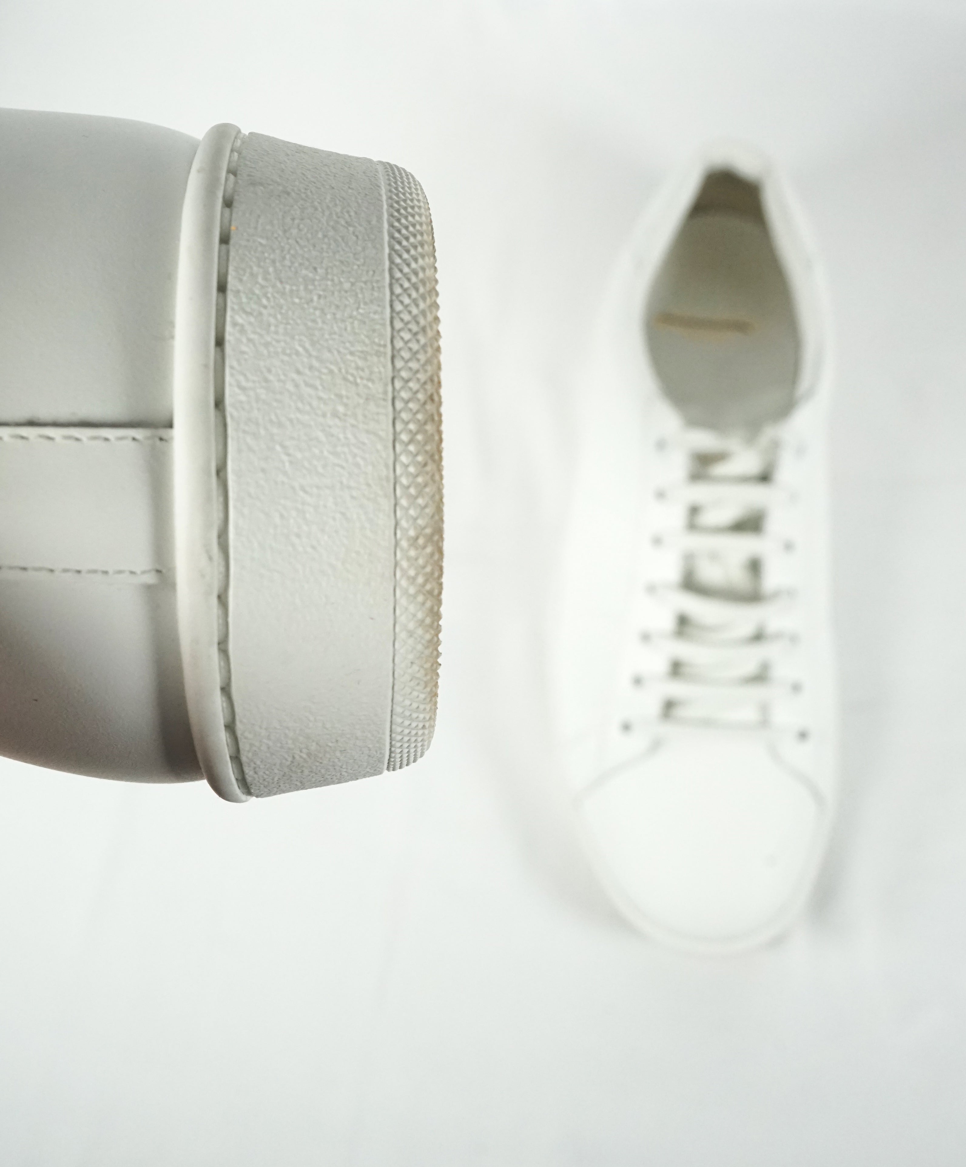 SAINT LAURENT - SL/01 Court Sneakers In Off White Leather Gold Logo - 10