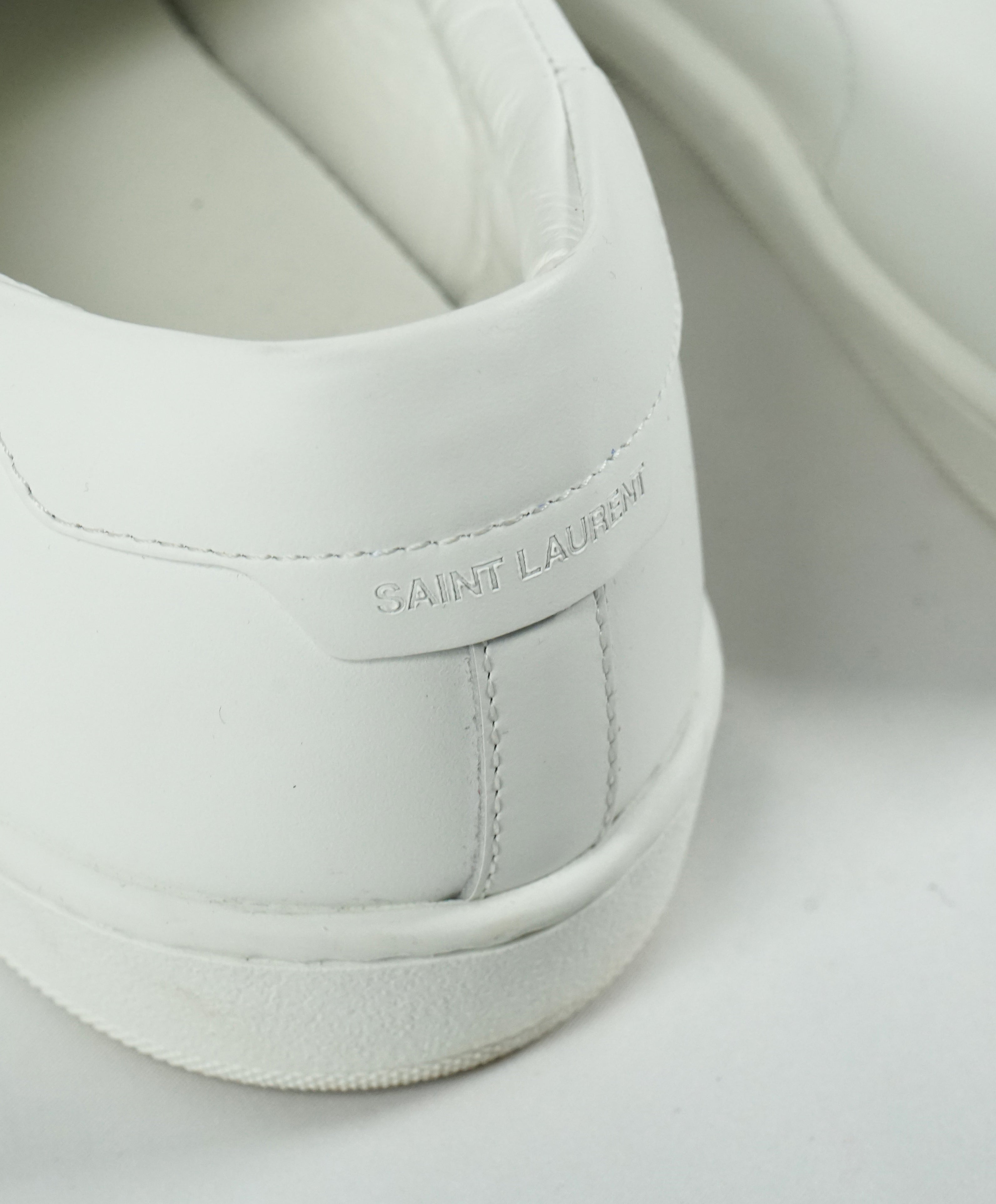 SAINT LAURENT - SL/01 Court Sneakers In Off White Leather Gold Logo - 10