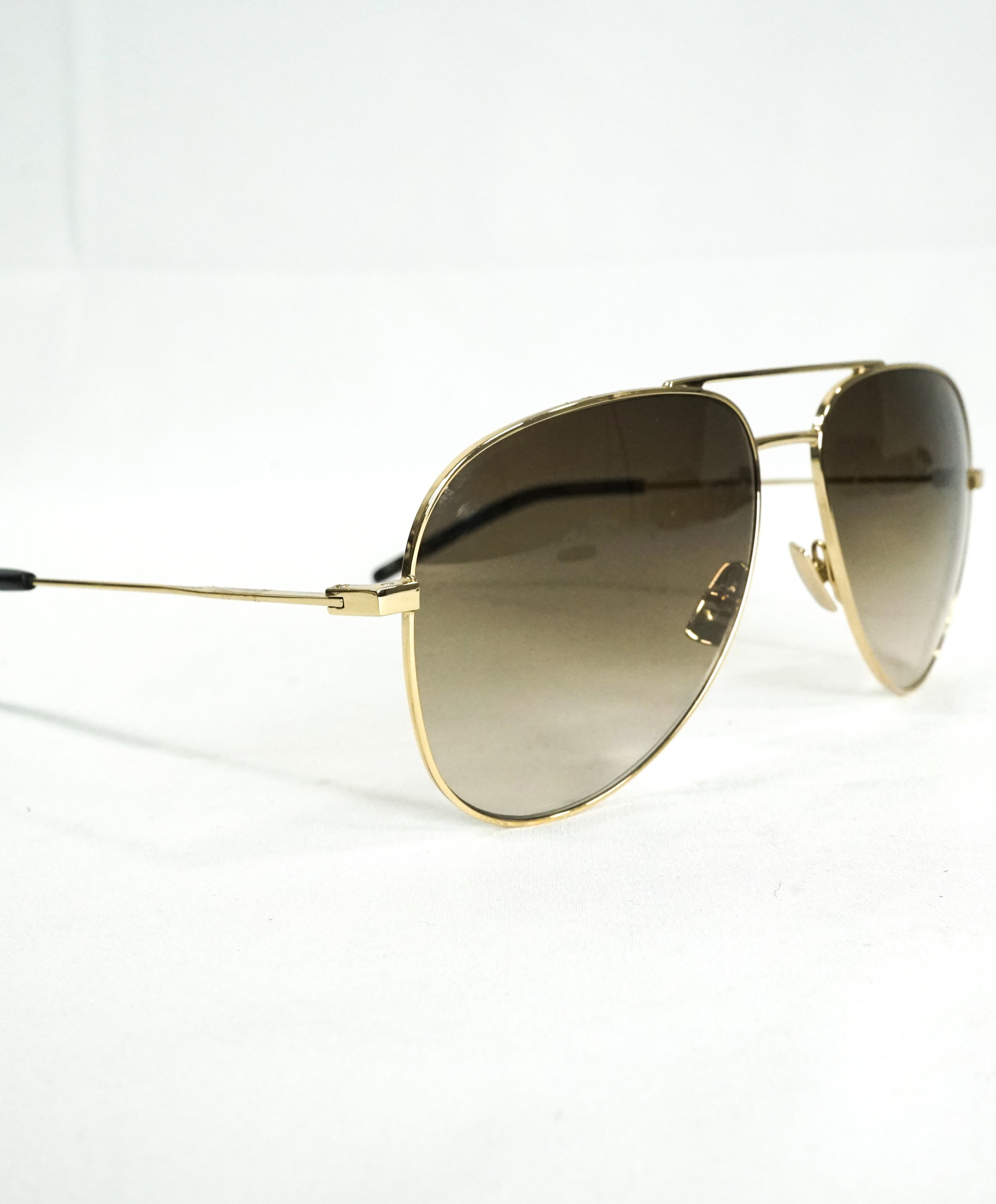 YVES SAINT LAURENT -YSL "Classic 11" Gold Logo Engraved Aviators Sunglasses - 55-14 140