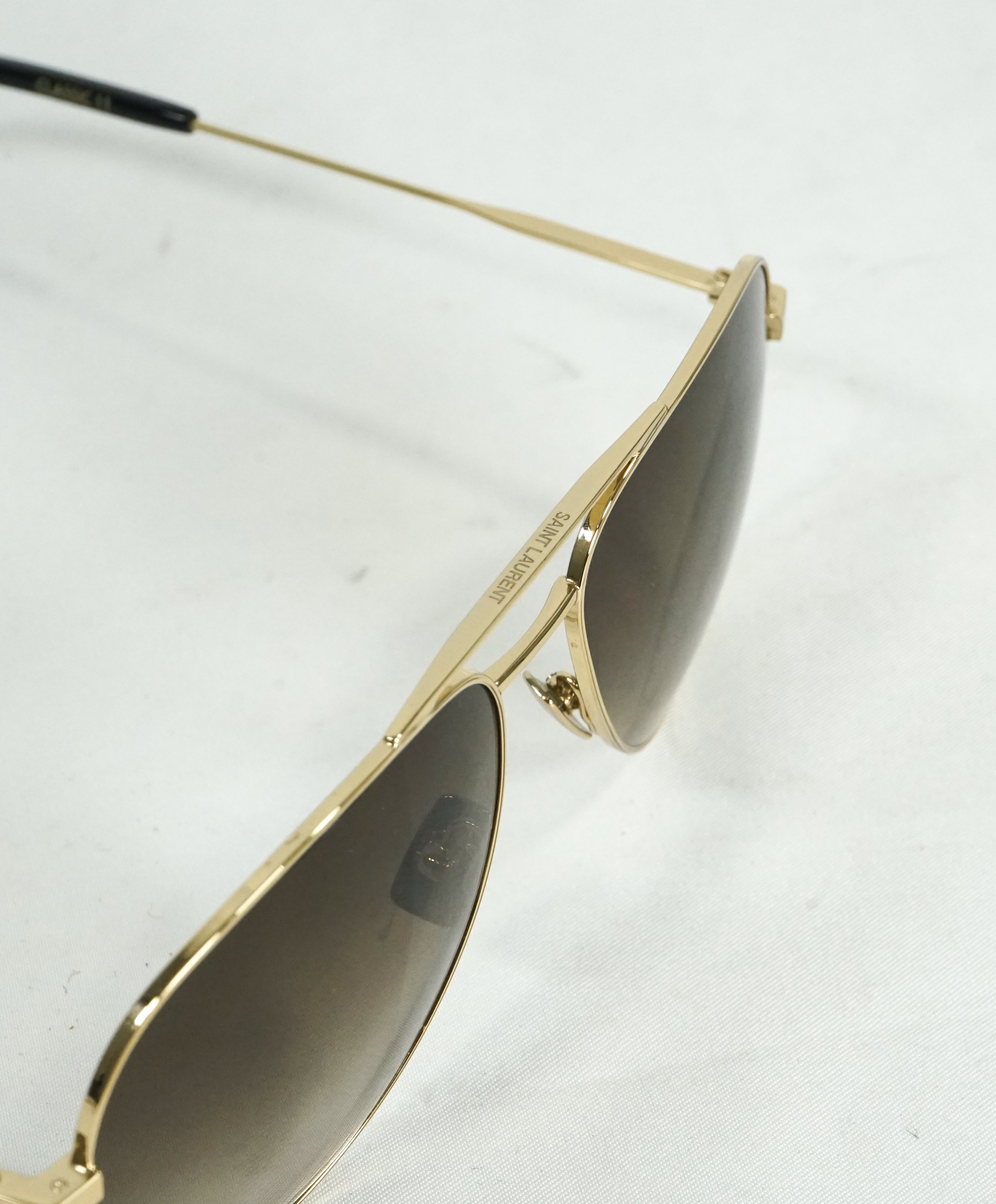 YVES SAINT LAURENT -YSL "Classic 11" Gold Logo Engraved Aviators Sunglasses - 55-14 140