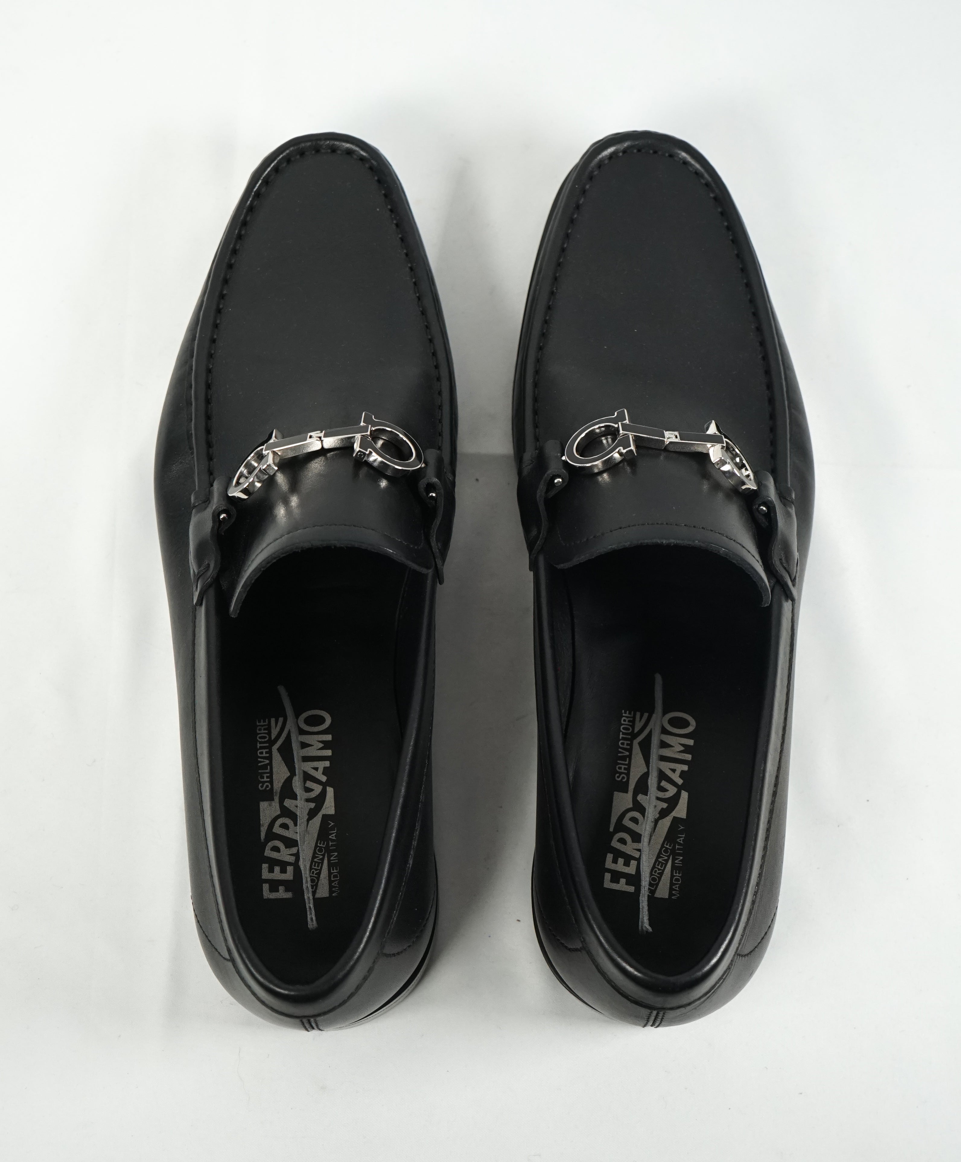 SALVATORE FERRAGAMO -“GANCINI REVERSIBLE BIT” Black Leather Loafers - 9EEE