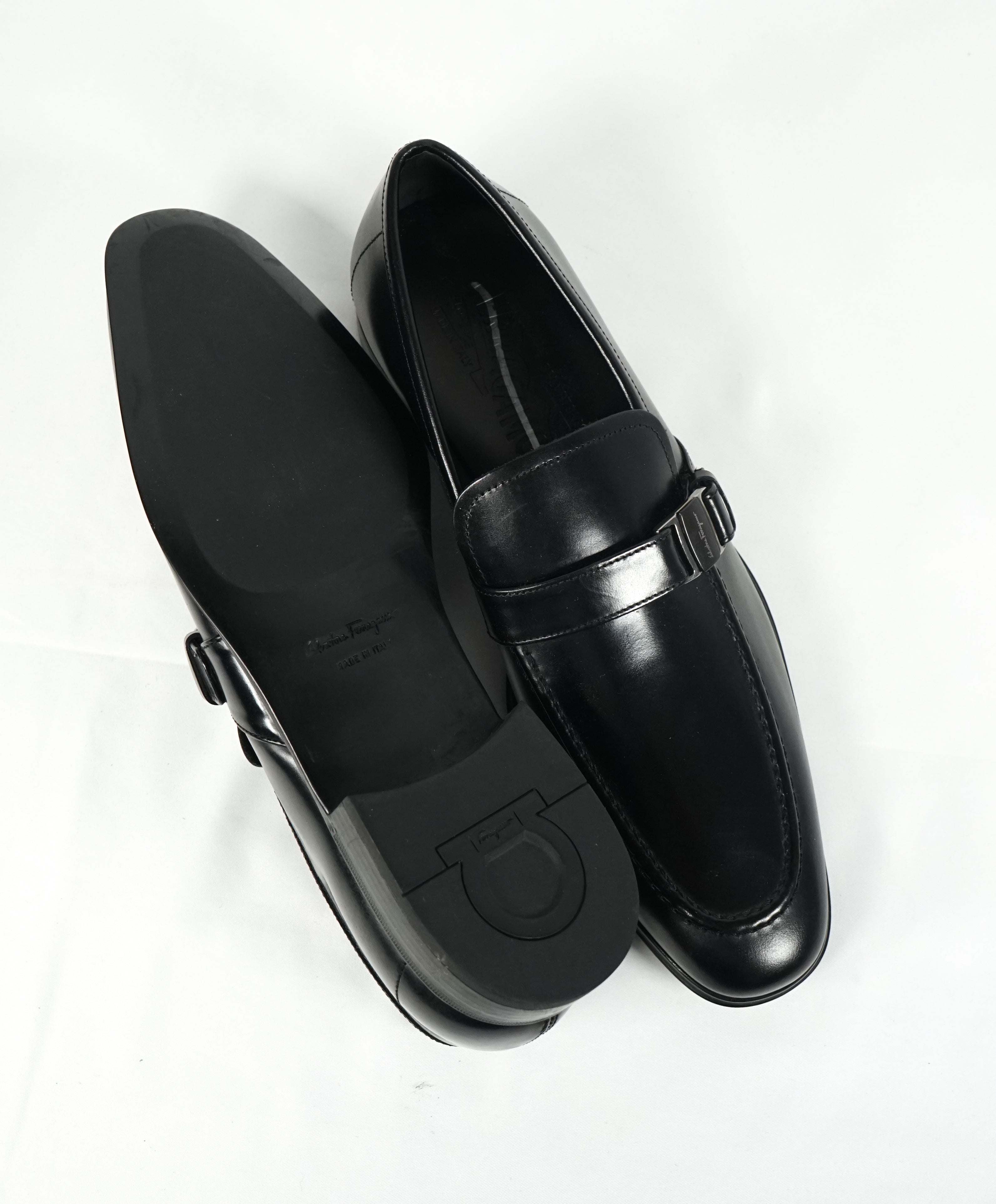 SALVATORE FERRAGAMO - “Smooth” Engraved Logo Black Leather Loafers - 6.5